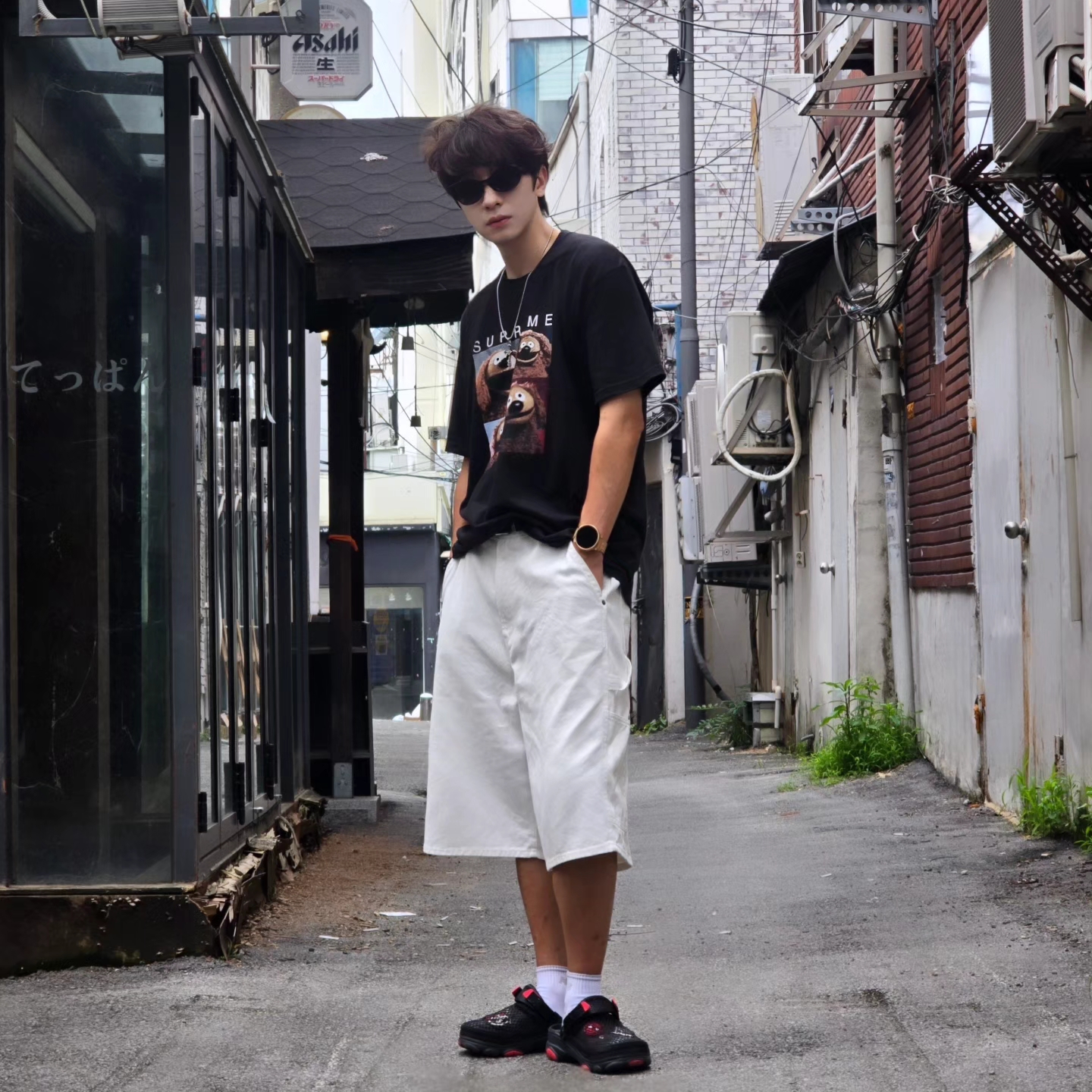 Supreme Rowlf T-Shirt Black - 24SS, Crocs x Staple Classic All Terrain Clog Black 착용 스타일 - 5
