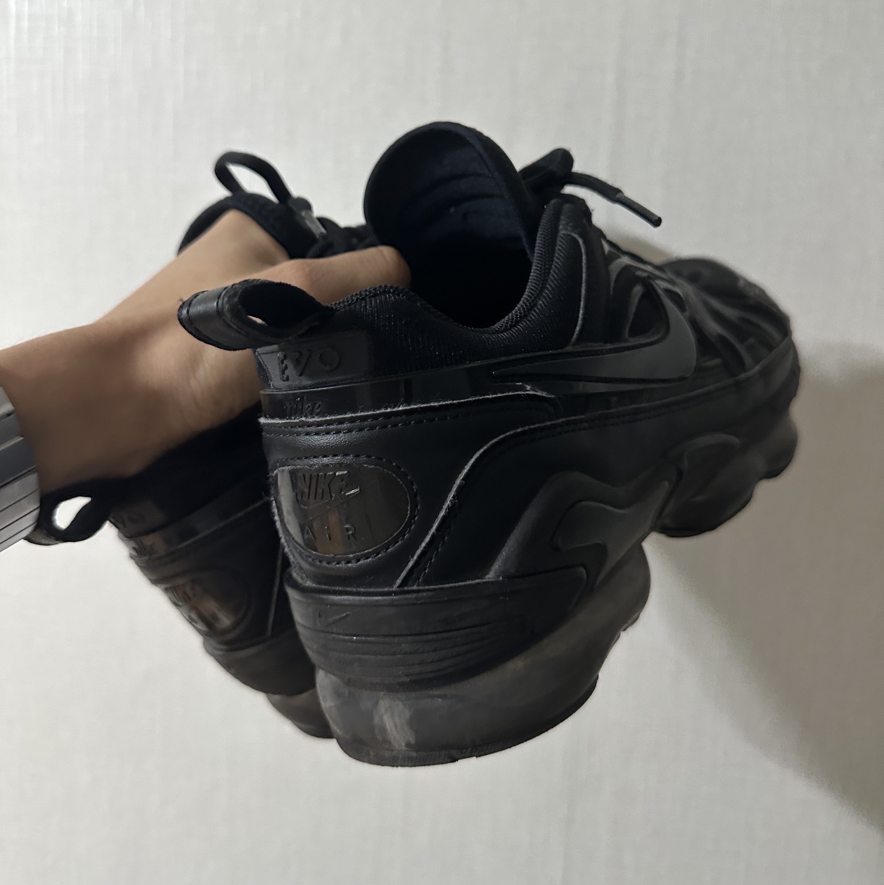 Nike Air VaporMax EVO Triple Black 착용 스타일