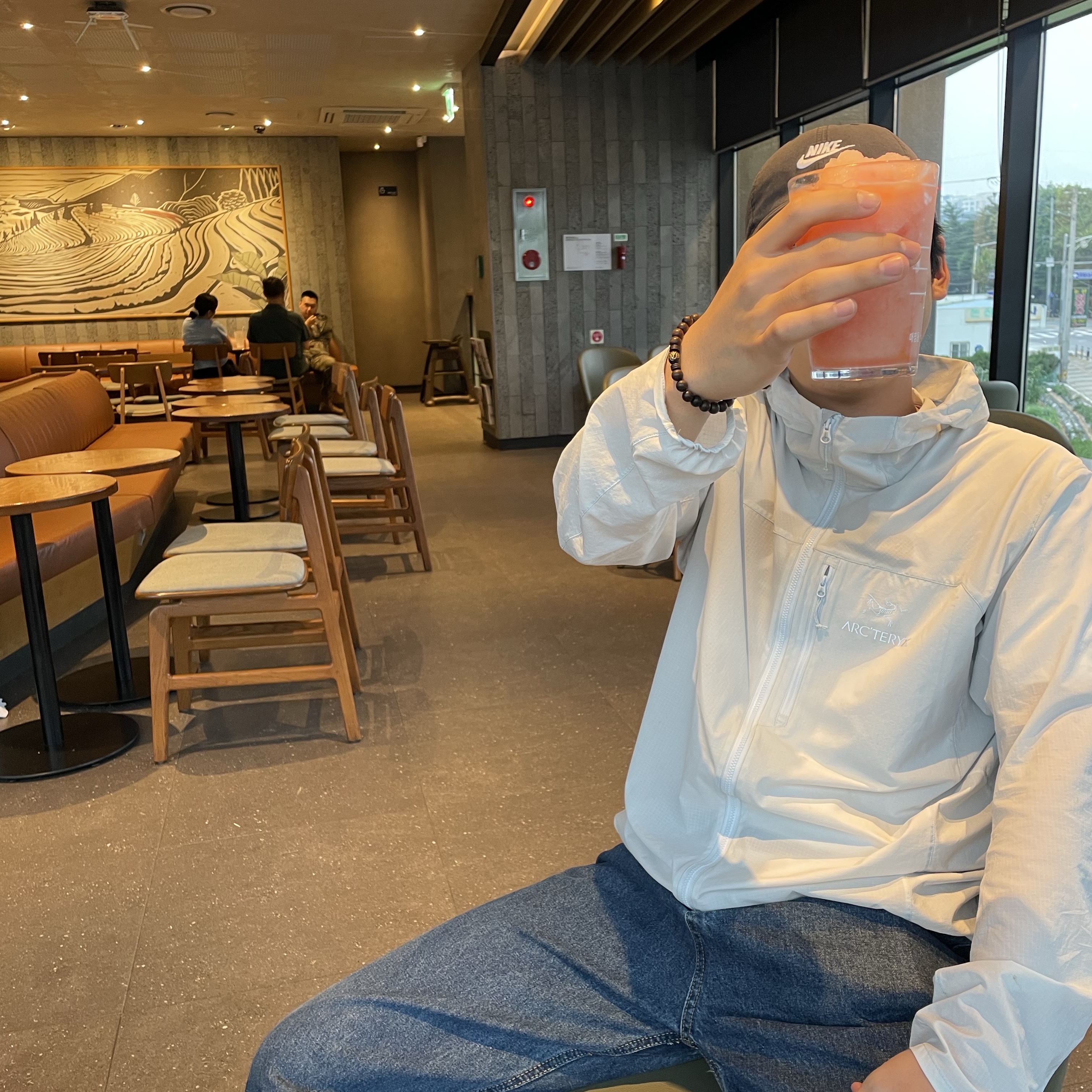 Arc'teryx Squamish Hoody Daybreak 착용 스타일