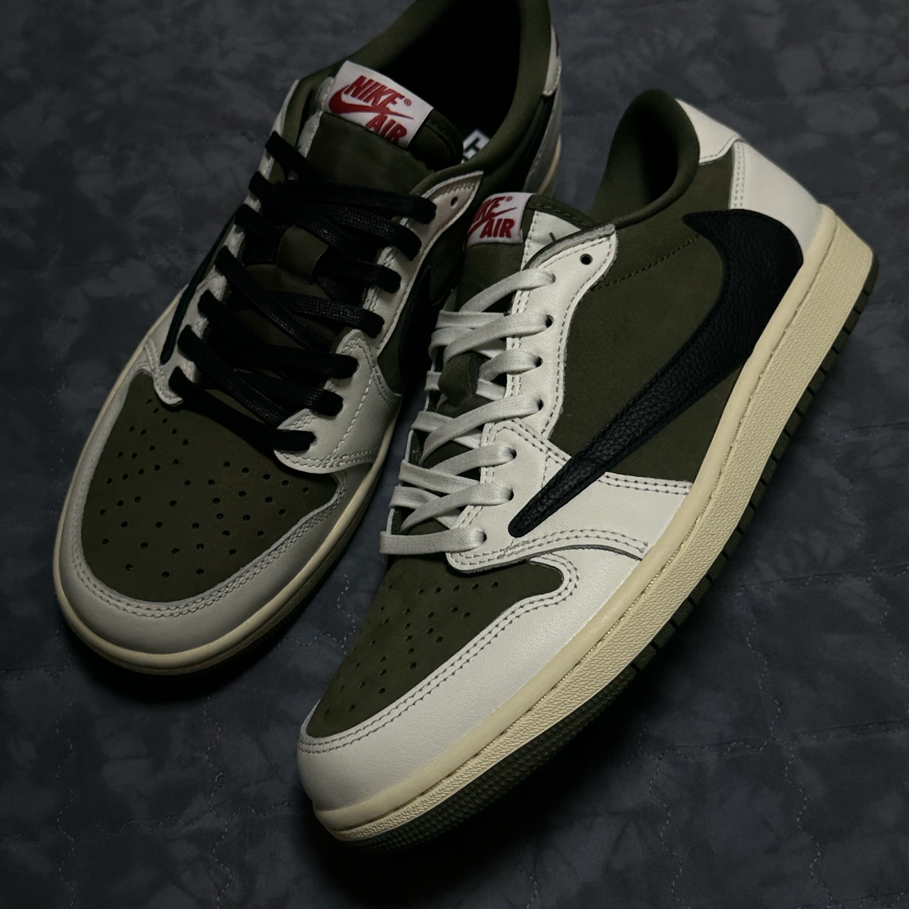 (W) Jordan 1 x Travis Scott Retro Low OG SP Canary, Jordan x Travis Scott Jumpman Jack TR Sail and Dark Mocha 착용 스타일
