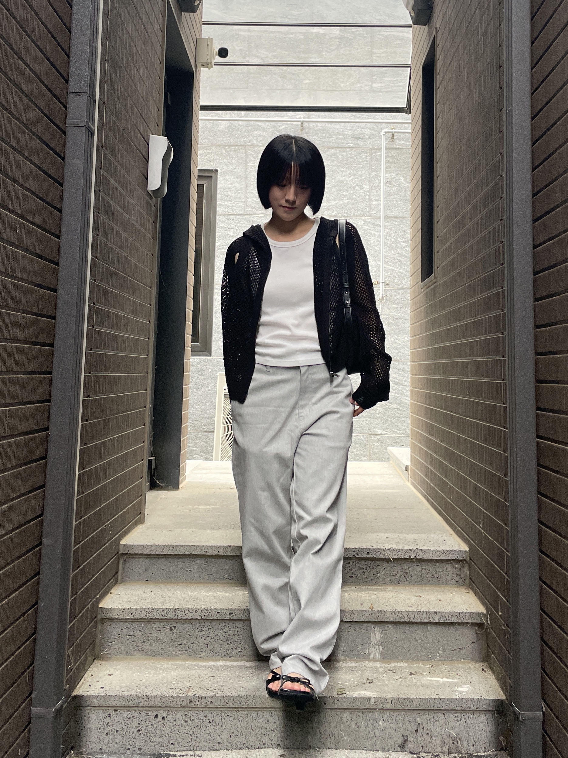 Unknown Blue Back Circle Top White 착용 스타일