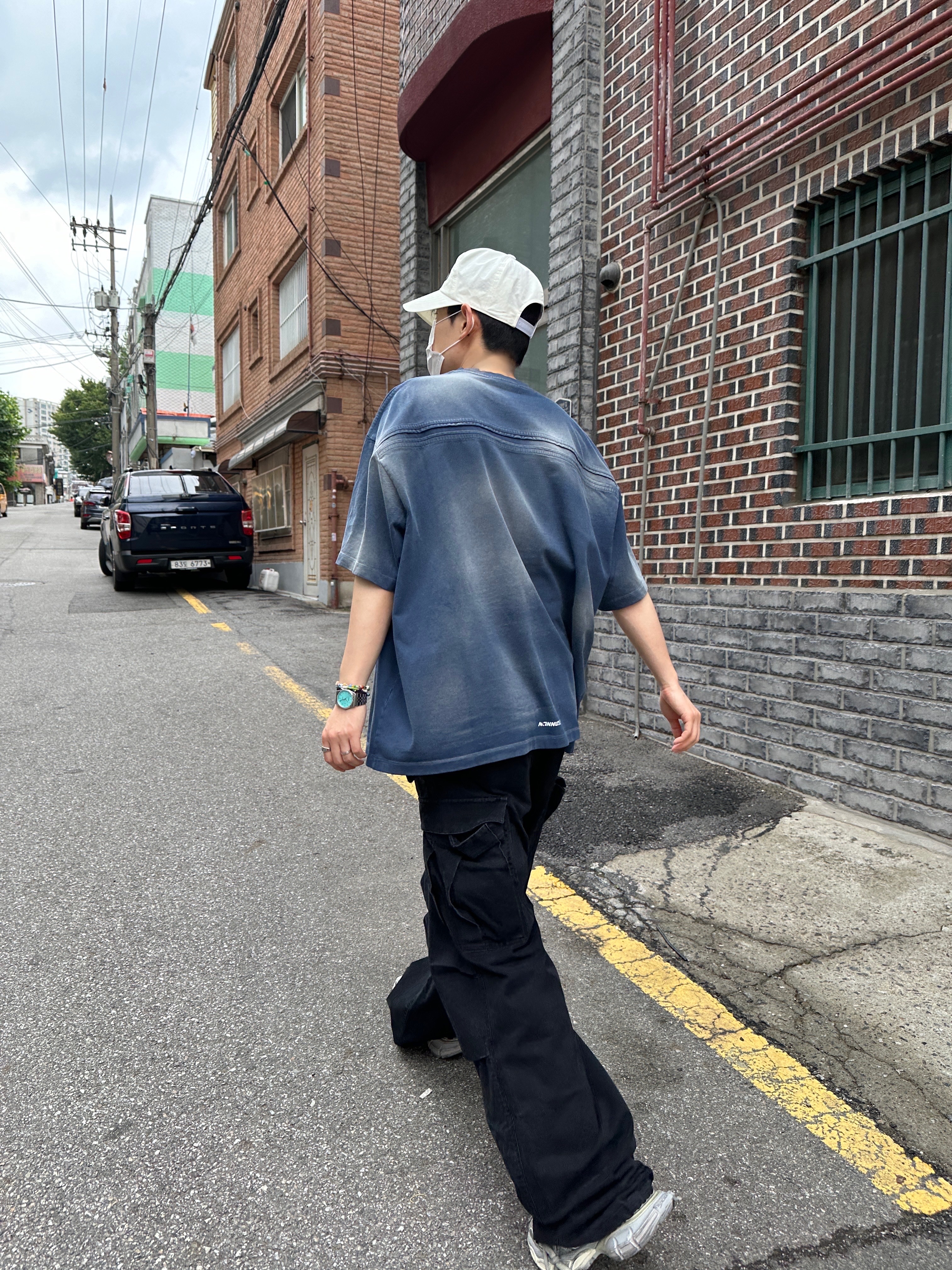 Nonnod Back Detail T-shirt Washed Navy 착용 스타일 - 5