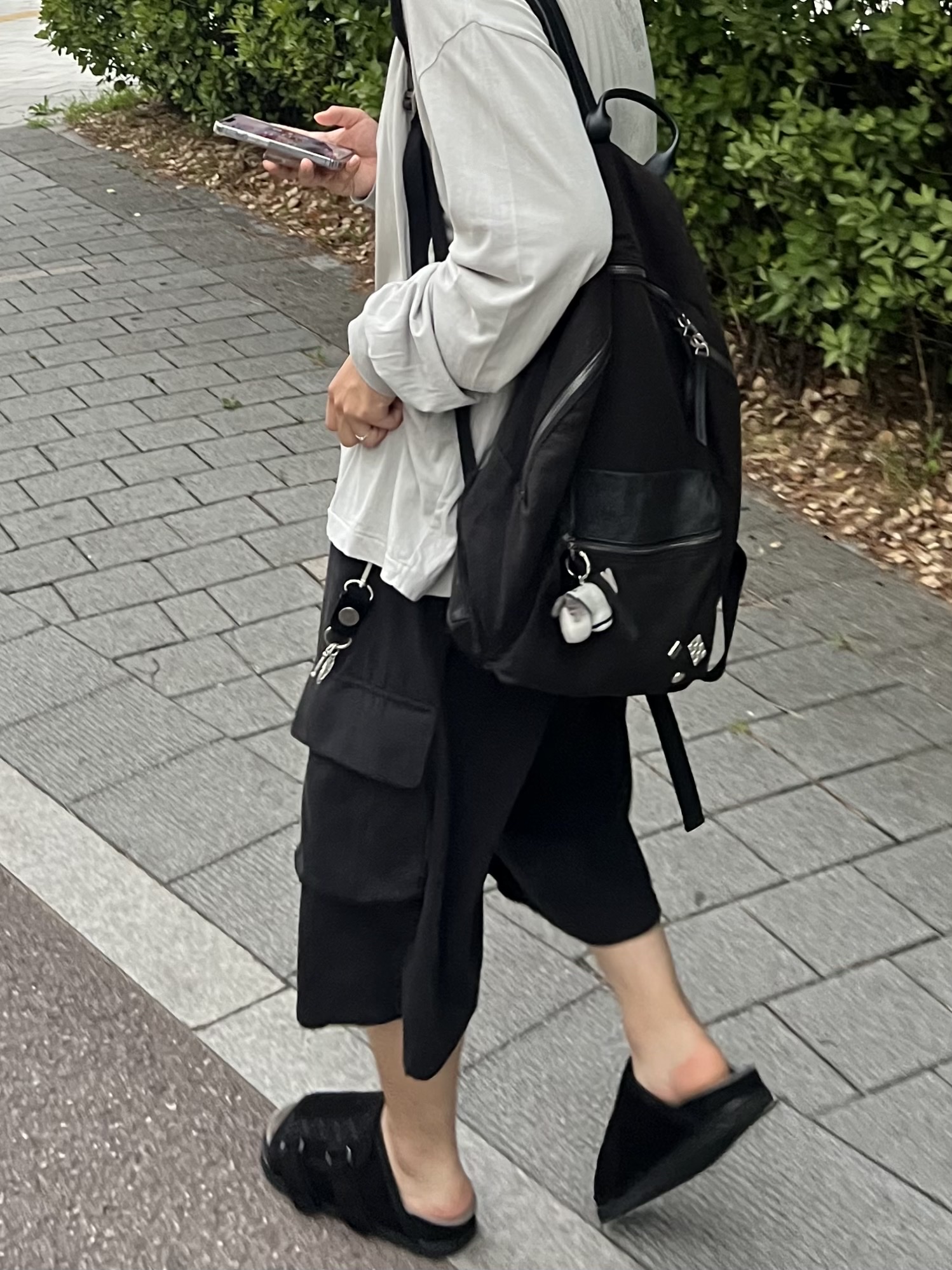 Polyteru Human Index index 1/2 Cargo Pants Black, [프리오더] Polyteru Jumbo Slippers Black 착용 스타일 - 4