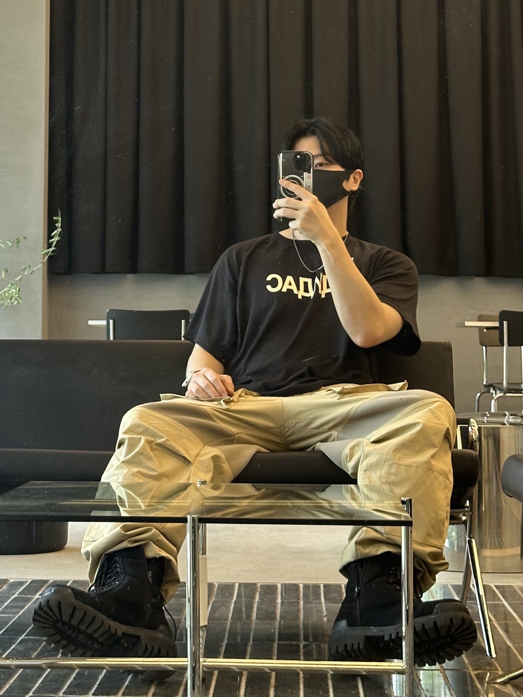 Yeezy x Gosha Rubchinskiy YZY Jersey Black, Balenciaga Combat Strike 20mm Boots Black 착용 스타일 - 2