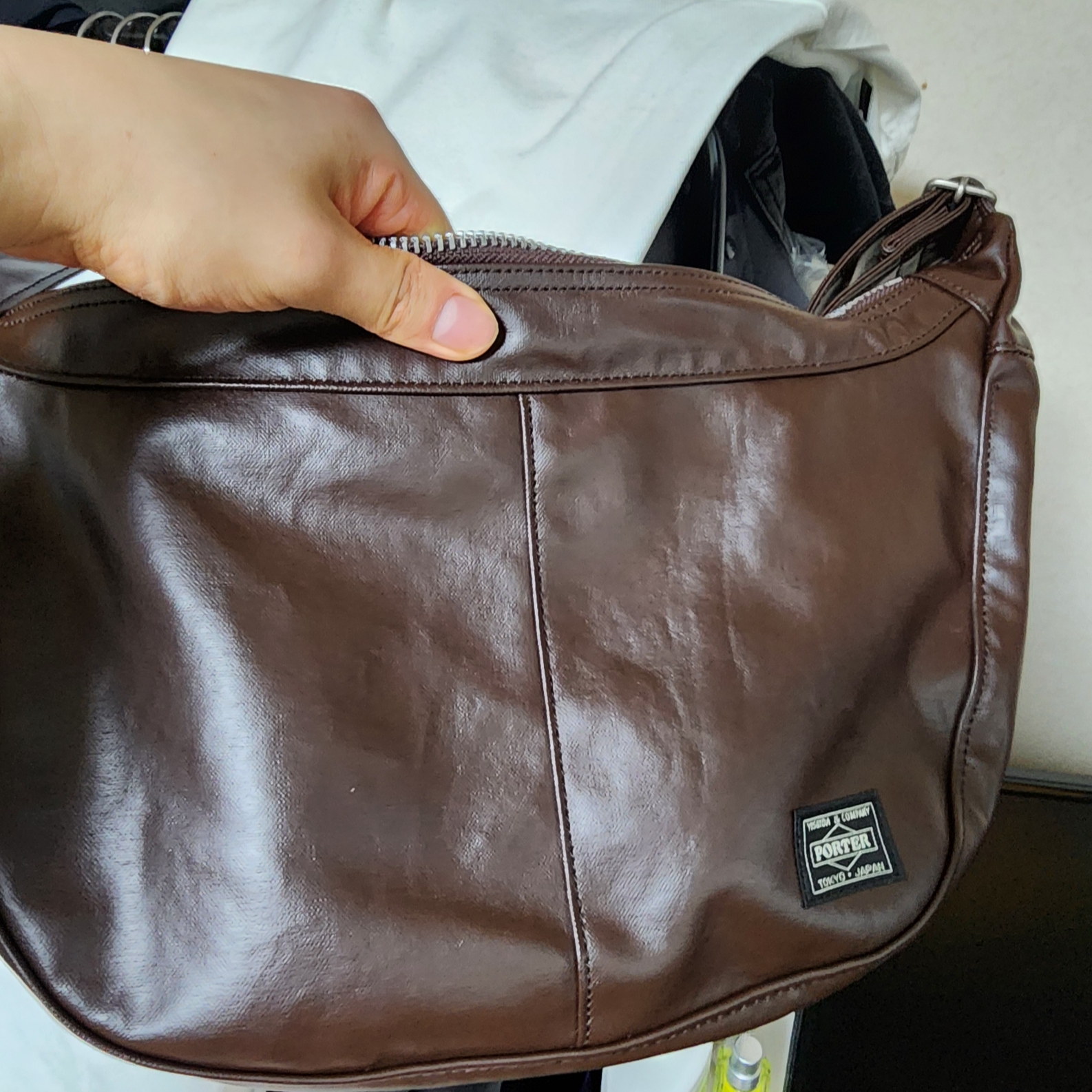 Porter Free Style Shoulder Bag Brown 착용 스타일