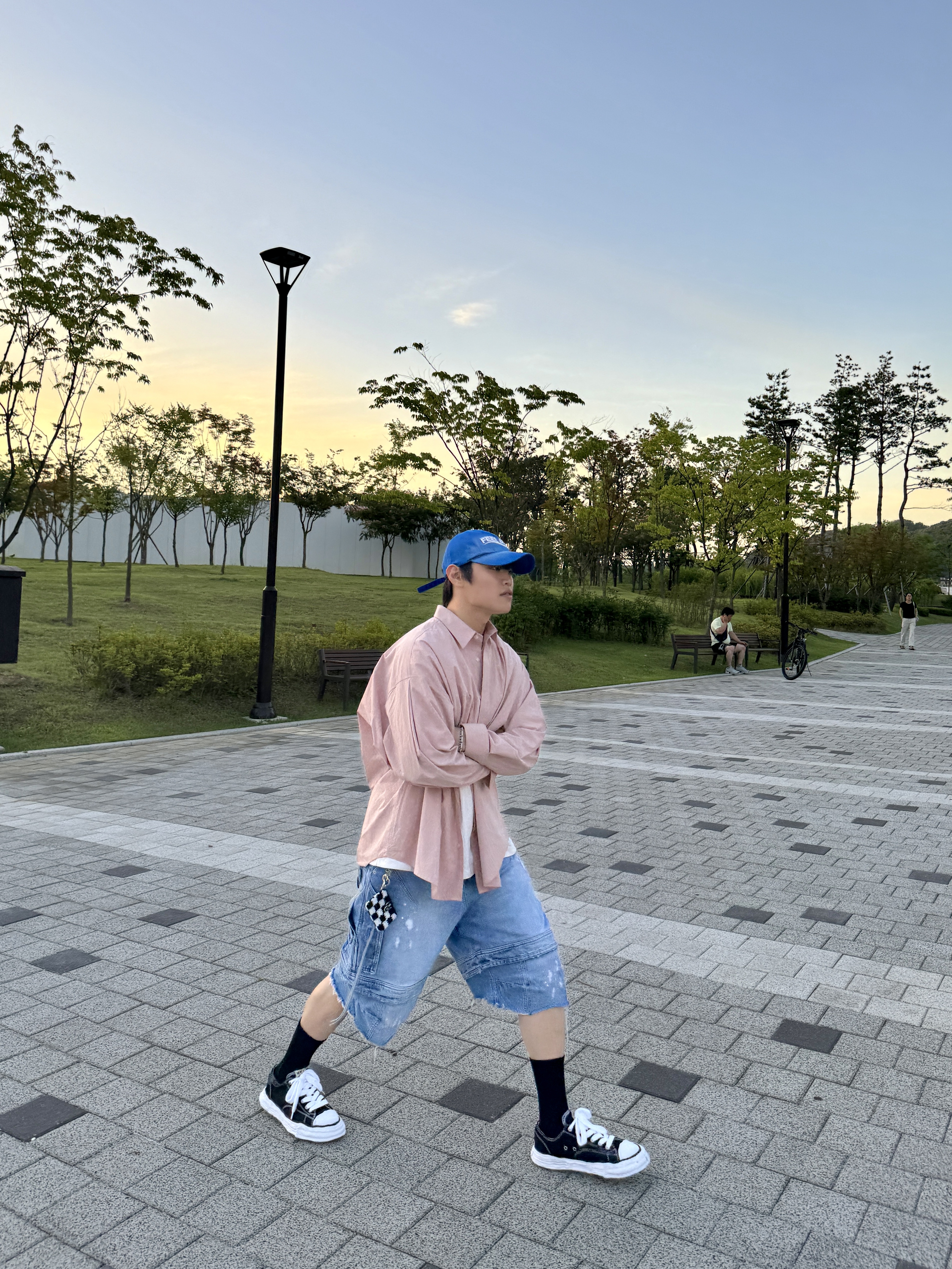 Nonnod Vintage Grunge Cap Washed Blue, Maison Mihara Yasuhiro Peterson23 OG Sole Canvas Low-top Sneakers Black 착용 스타일 - 2