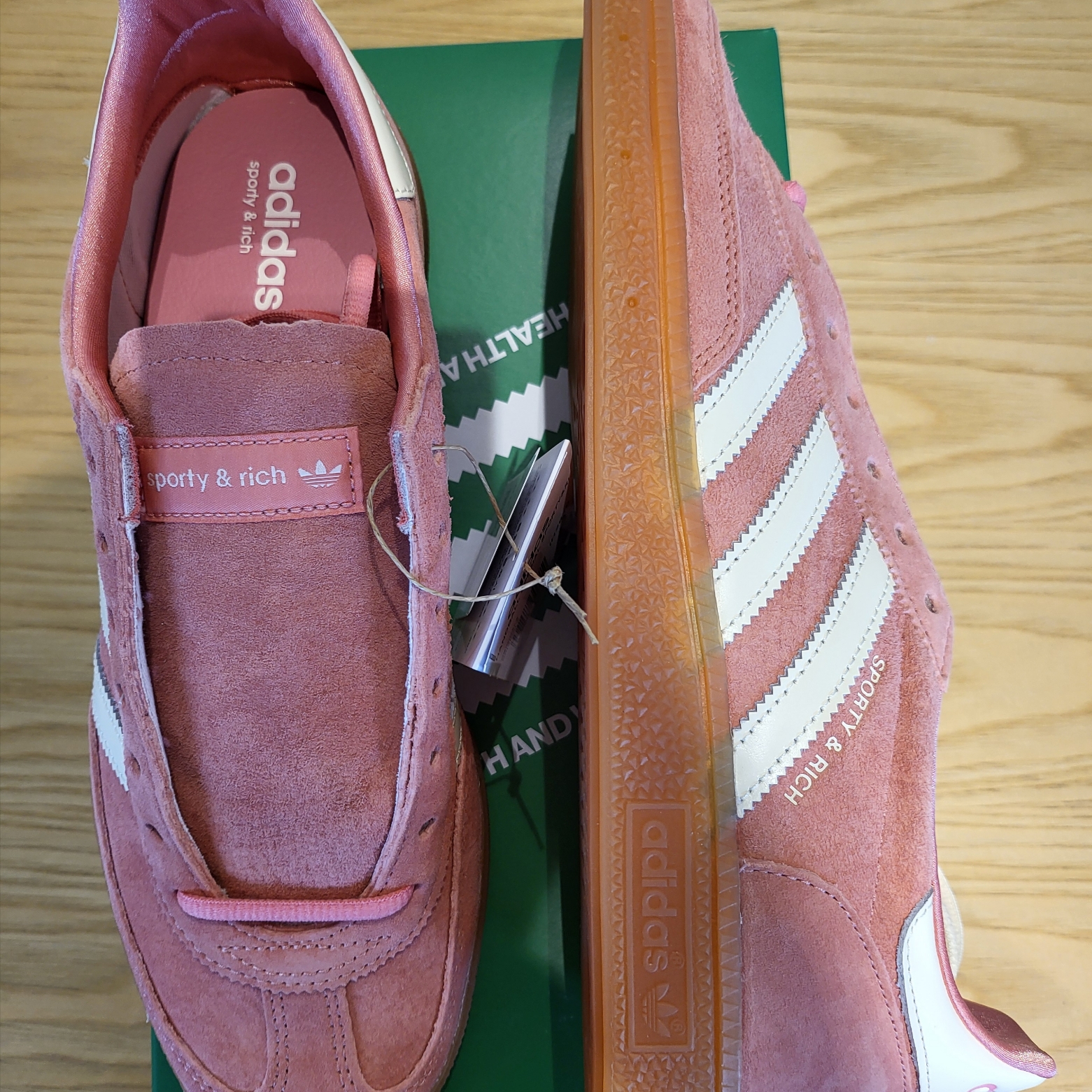 Adidas x Sporty & Rich Spezial Handball Pantone Cream White 착용 스타일