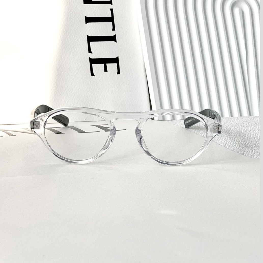 Gentle Monster x Maison Margiela MM112 Translucent Clear 착용 스타일 - 5