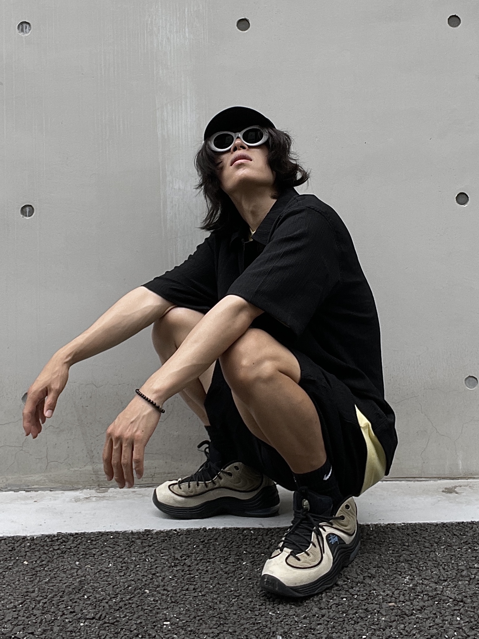 Nike x Stussy Air Penny II Rattan and Limestone, The Museum Visitor x Jon Burgerman Pinky Winky & Charlie Ball Cap Black 착용 스타일 - 1