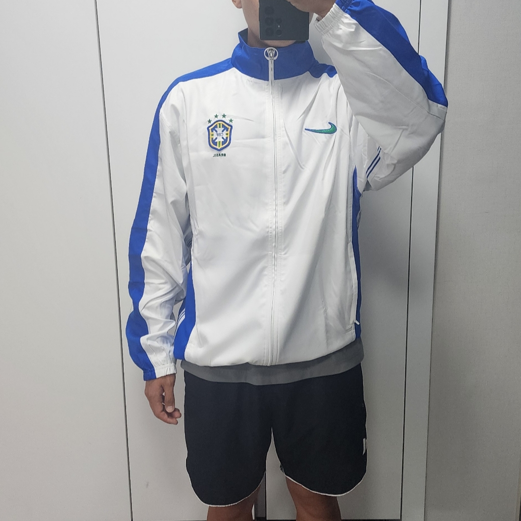 Nike Brazil 1998 Reissue Soccer Replica Track Jacket White (FZ6681-100) 착용 스타일 - 5