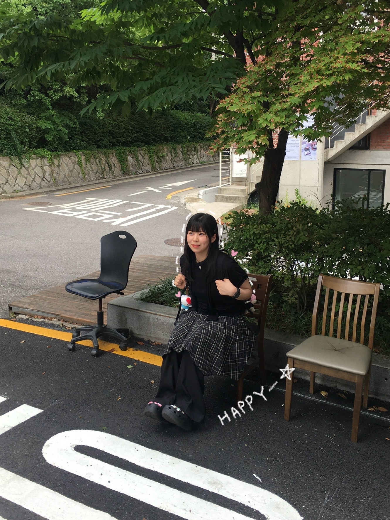 (W) Crocs Classic Platform Clog Black 착용 스타일 - 2