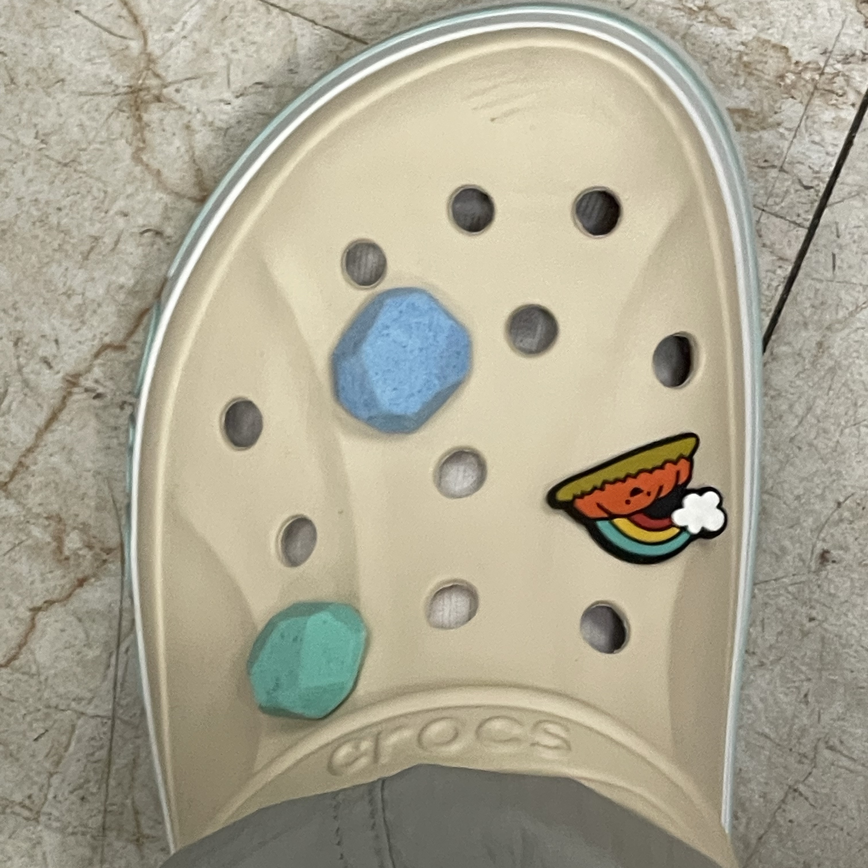 Crocs Bayaband Clog Winter White Multi 착용 스타일 - 4