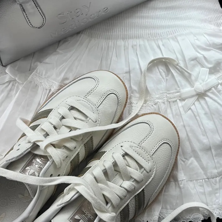 (W) Adidas Samba OG Off White Cyber Metallic, Adidas x Wales Bonner Samba Wonder Clay Royal Blue 착용 스타일 - 7
