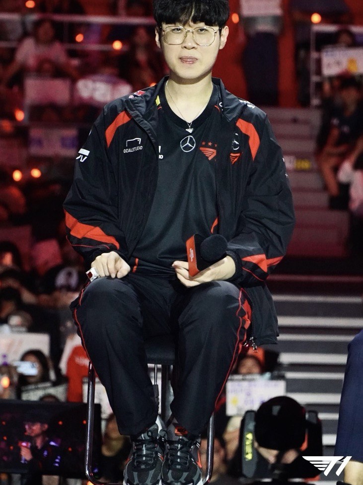 T1 x DAVID AVLN Quadra Victory Pendant, T1 x DAVID AVLN  Championships Ring Half 착용 스타일