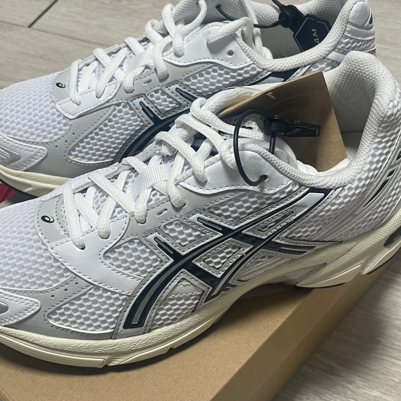 Asics Gel-1130 White Cloud Grey 착용 스타일
