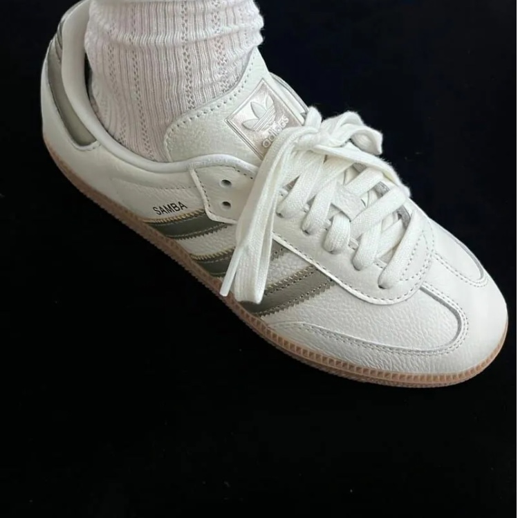 (W) Adidas Samba OG Off White Cyber Metallic, Adidas x Wales Bonner Samba Wonder Clay Royal Blue 착용 스타일 - 2