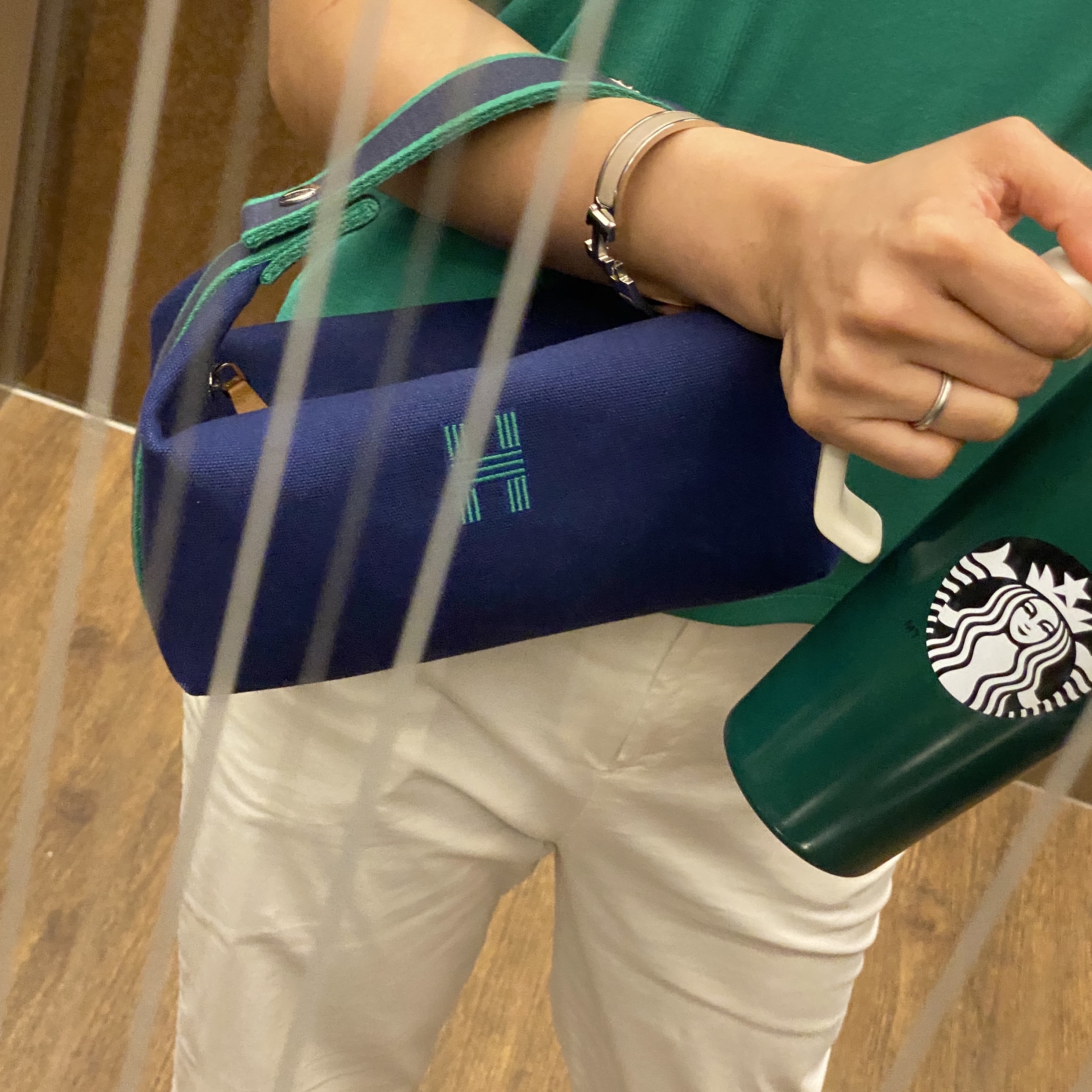 (W) Hermes Clic H Bracelet Palladium & Creme, Hermes Small Bride-A-Brac Case Canvas & Marine 착용 스타일