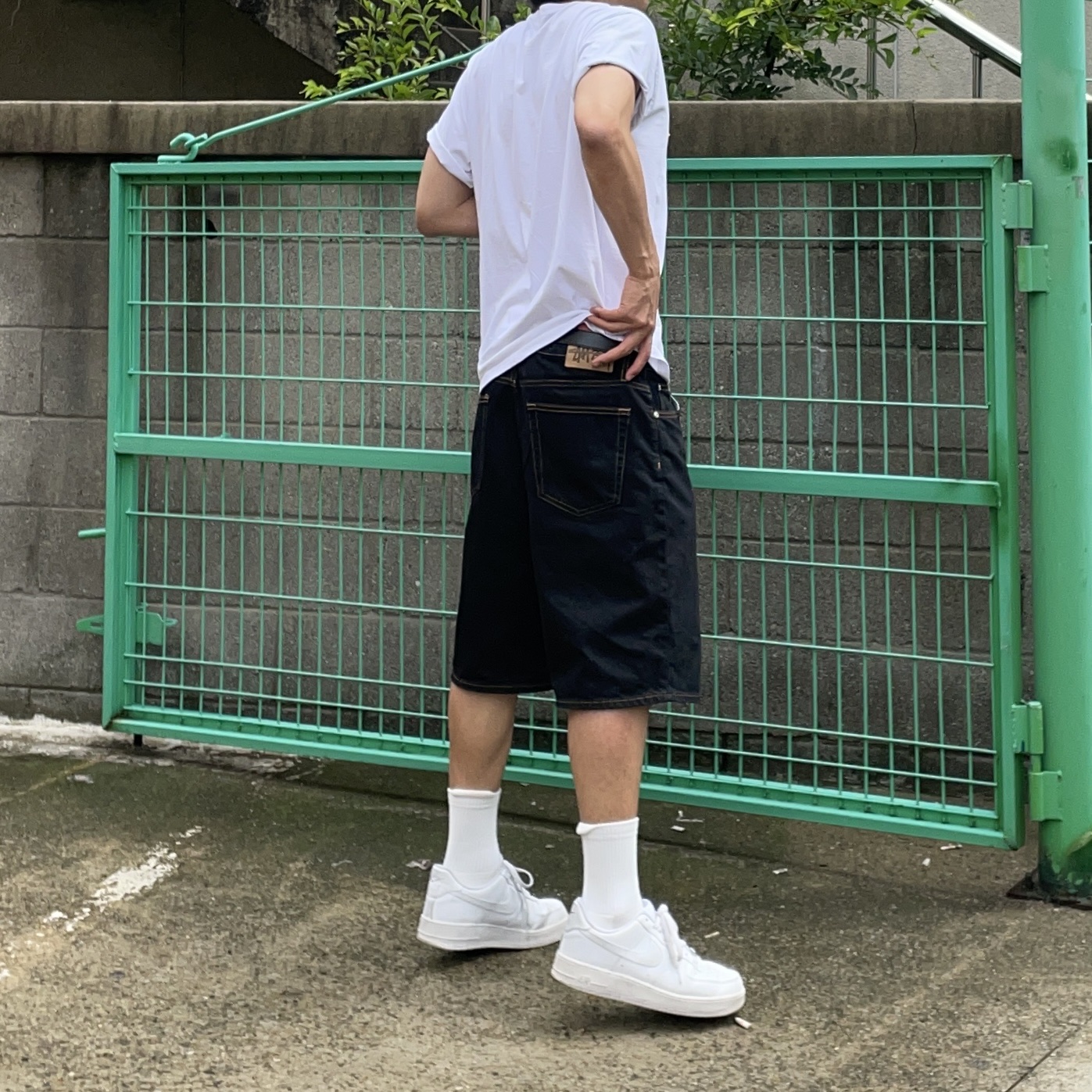 Nike Air Force 1 '07 Low White, Stussy Denim Big OL' Shorts Washed Black 착용 스타일 - 3
