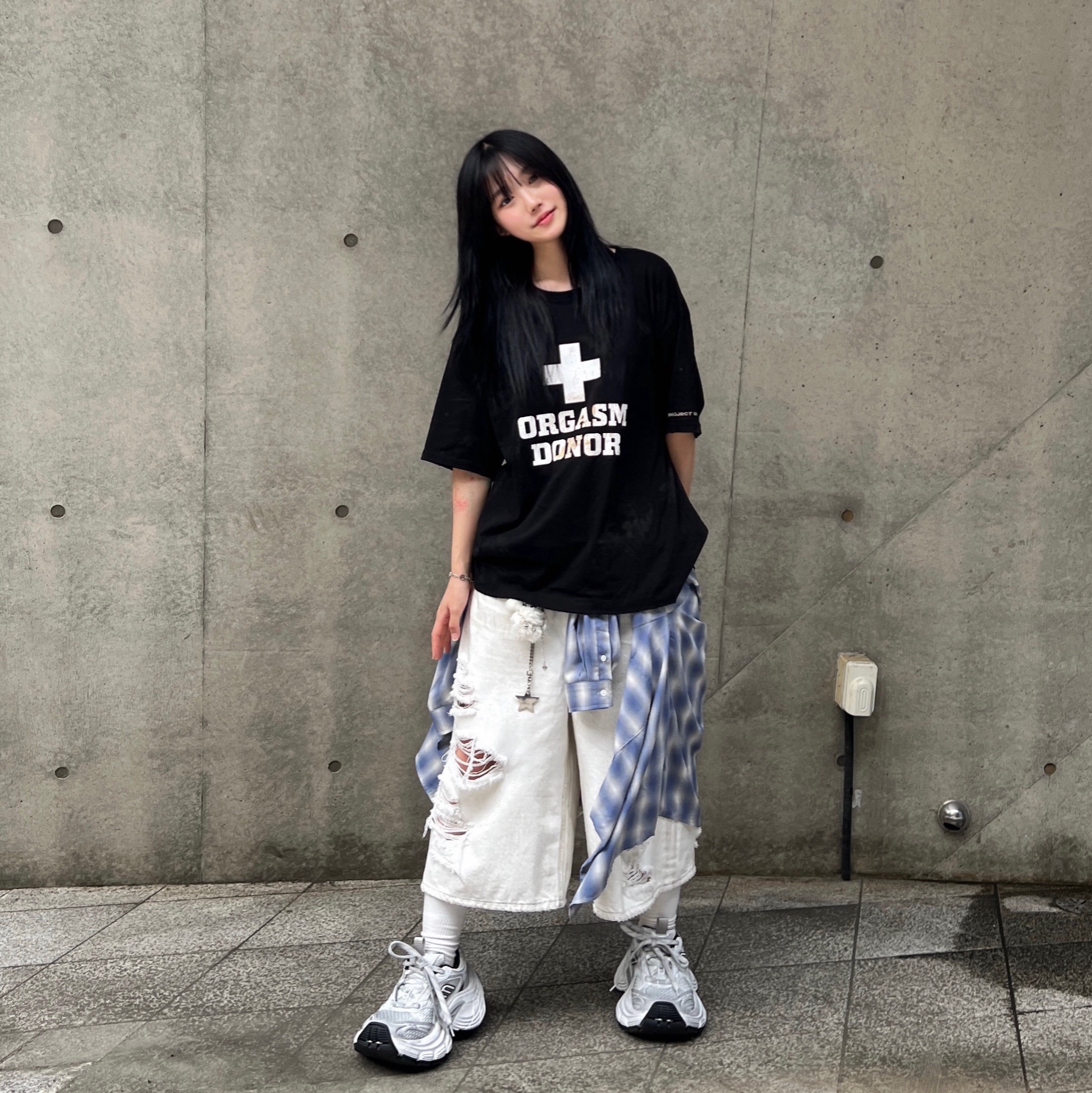 Project G/R Orgasm Donor T-Shirt Dirty Black, Balenciaga 10XL Sneakers White Grey Silver Black 착용 스타일 - 1