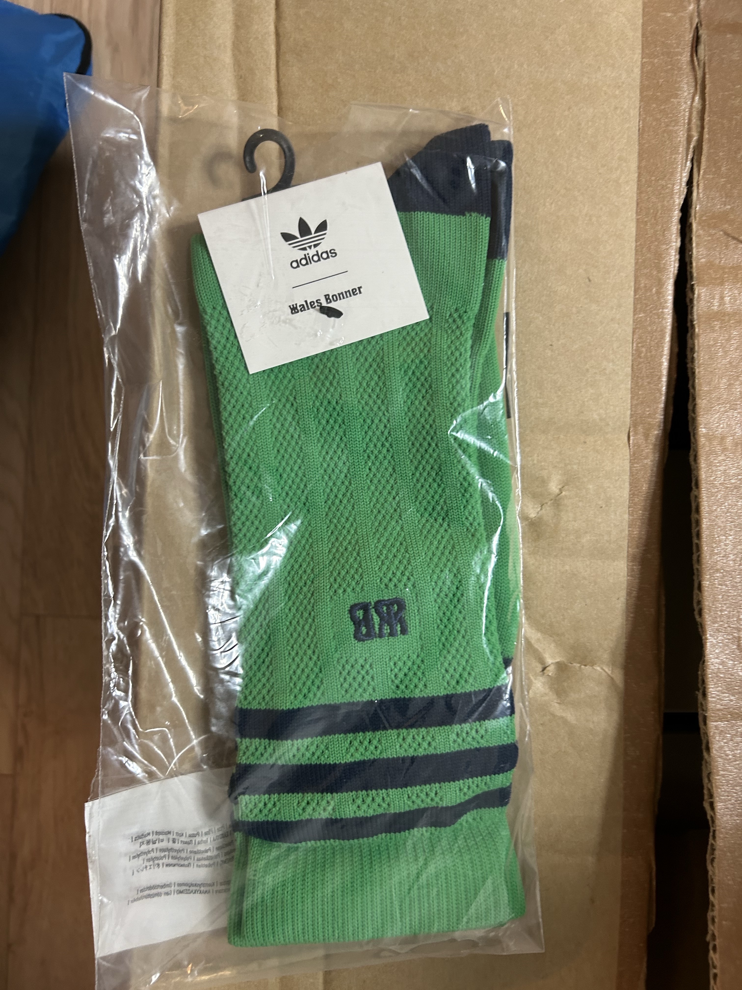 Adidas x Wales Bonner Crew Socks Vivid Green Navy 착용 스타일