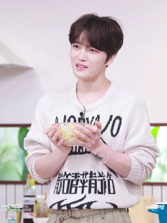 Ajobyajo Total Logo High-Twist Yarn Sweater Ivory 착용 스타일 - 1