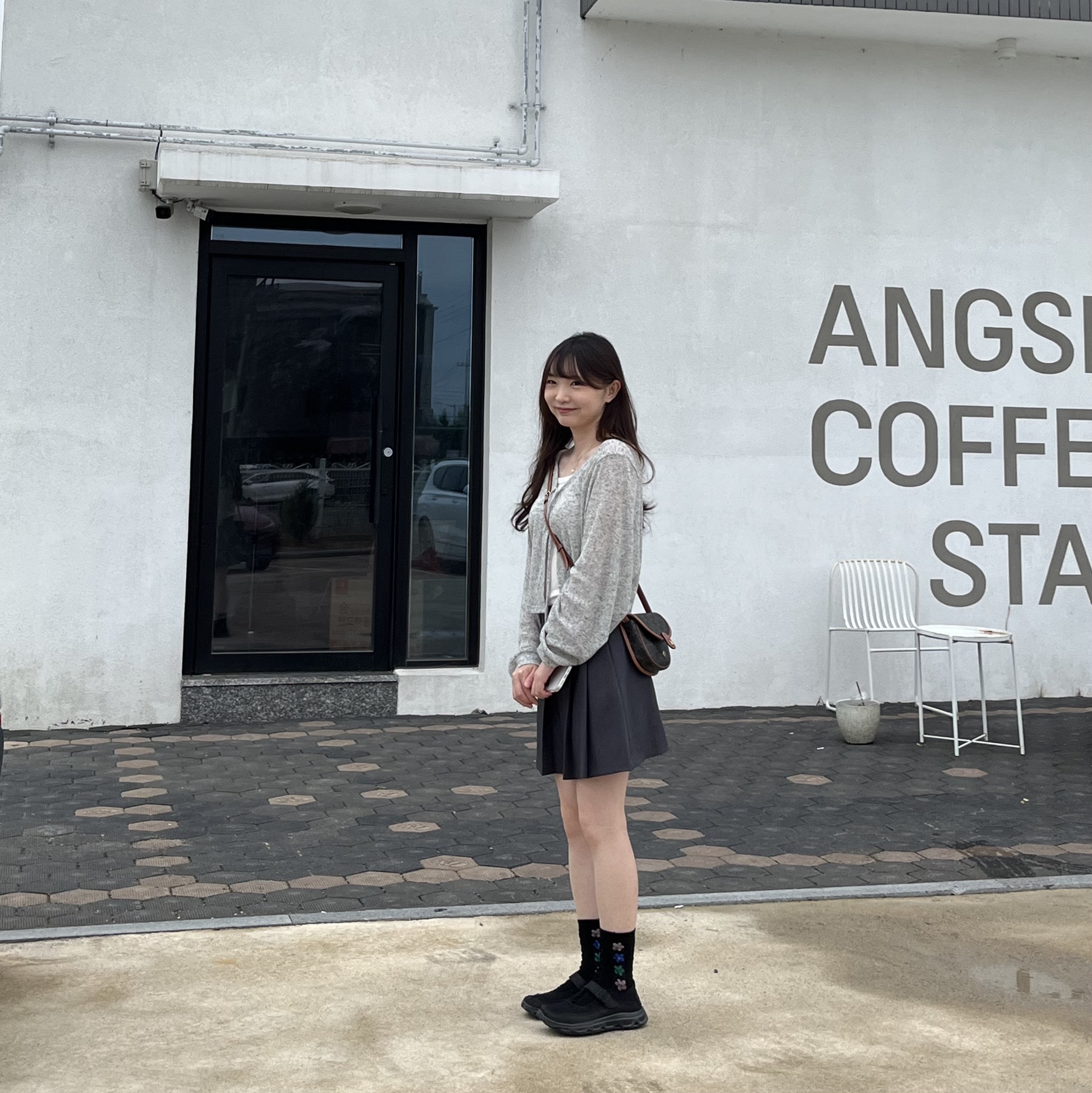 Salomon RX Marie Jeanne Black, Celine Mini Besace in Triomphe Canvas and Calfskin Tan 착용 스타일 - 1