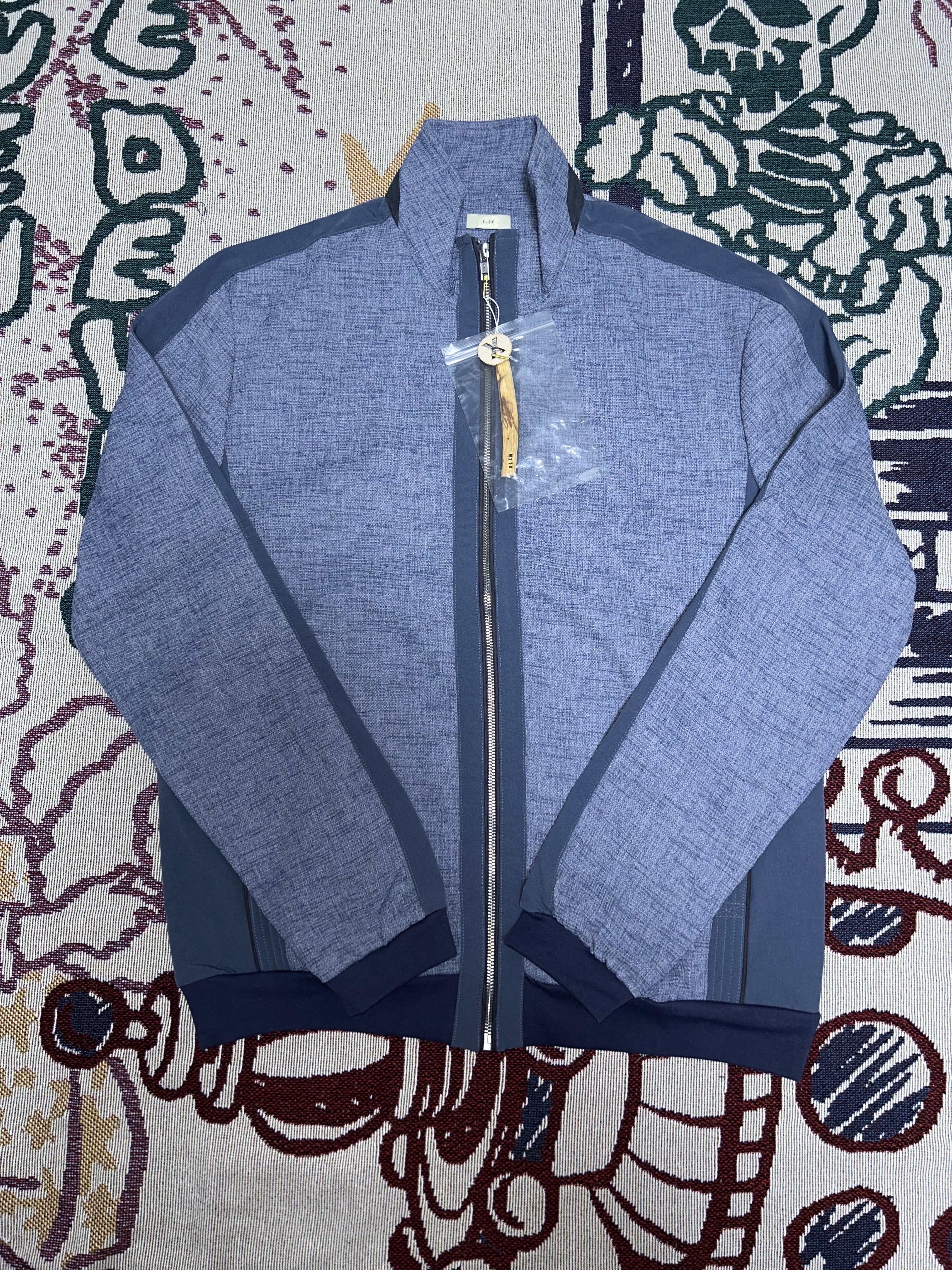 Xlim Ep.3 01 Jersey Blue 착용 스타일 - 2
