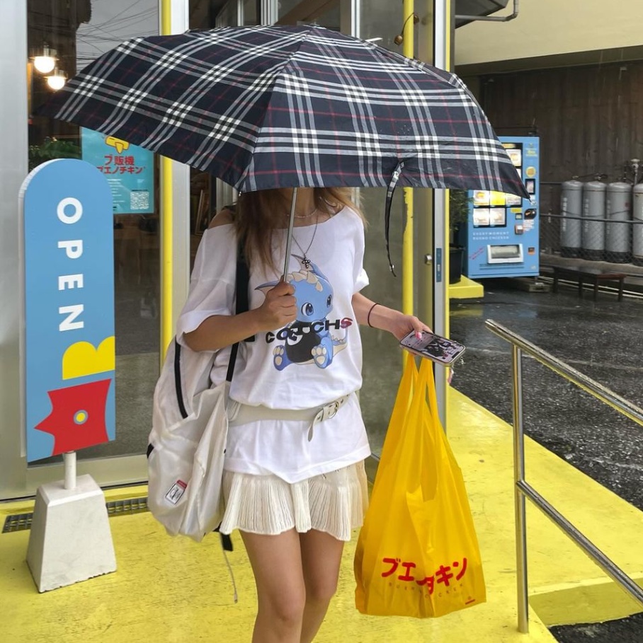 Cotchs Plubee T-Shirt Black, Cotchs Plubee T-Shirt White 착용 스타일