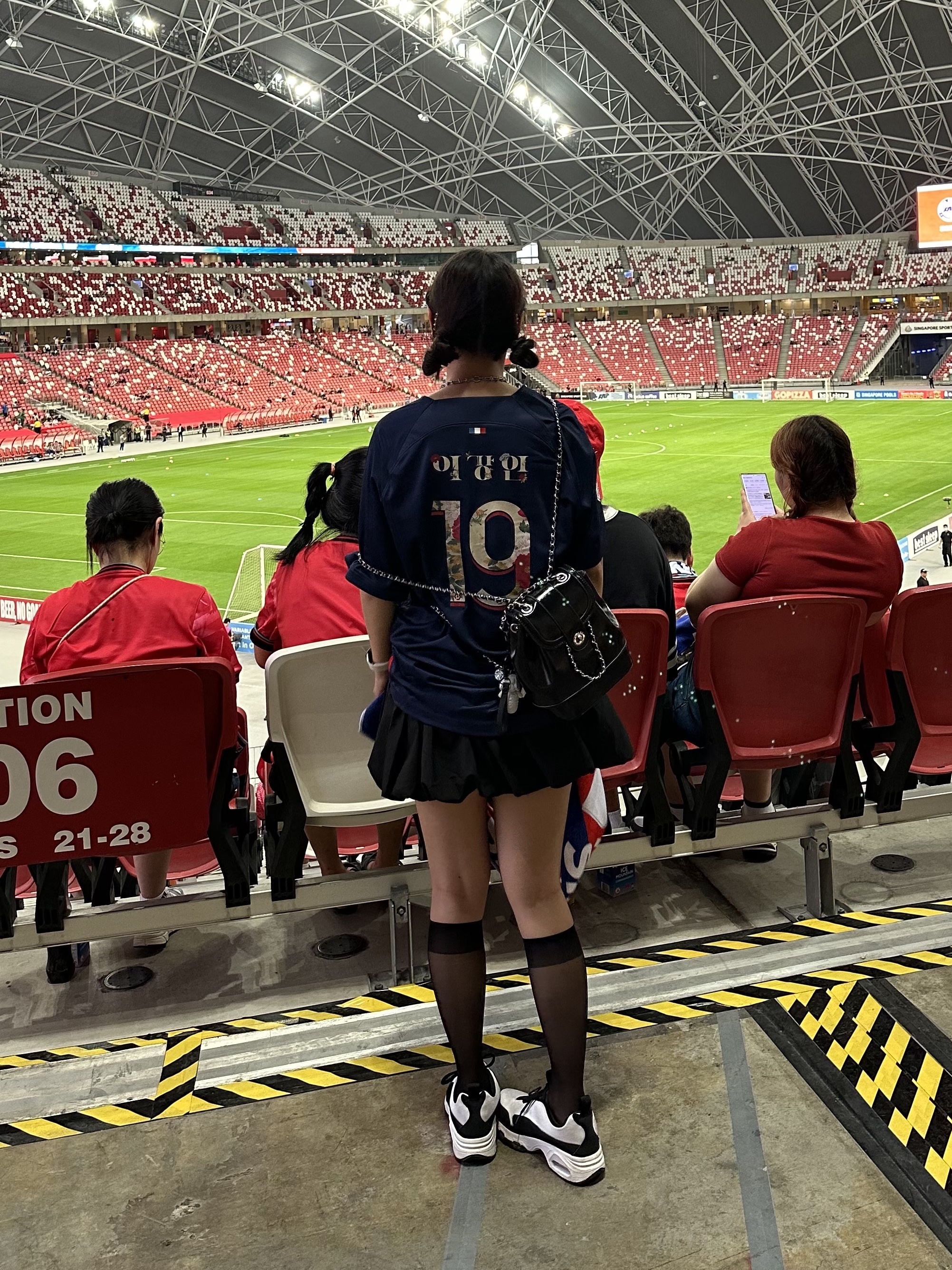 Nike Paris Saint-Germain 2023/24 Dri-Fit Stadium Home Jersey Midnight Navy (Non Marking Ver.), Nike x Comme des Garcons Homme Plus Air Max Sunder SP White Black 착용 스타일 - 3