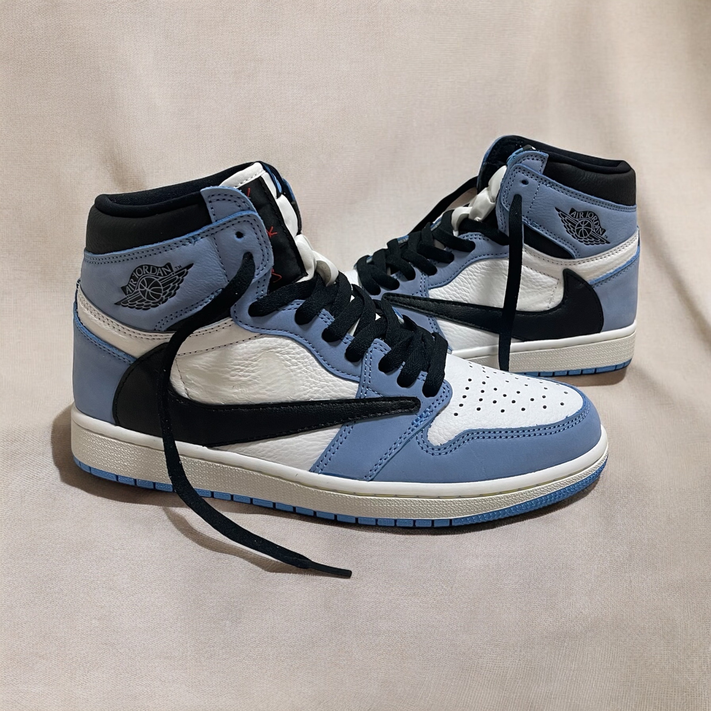 Jordan 1 Retro High OG University Blue, (GS) Jordan 1 Retro High OG University Blue 착용 스타일 - 1
