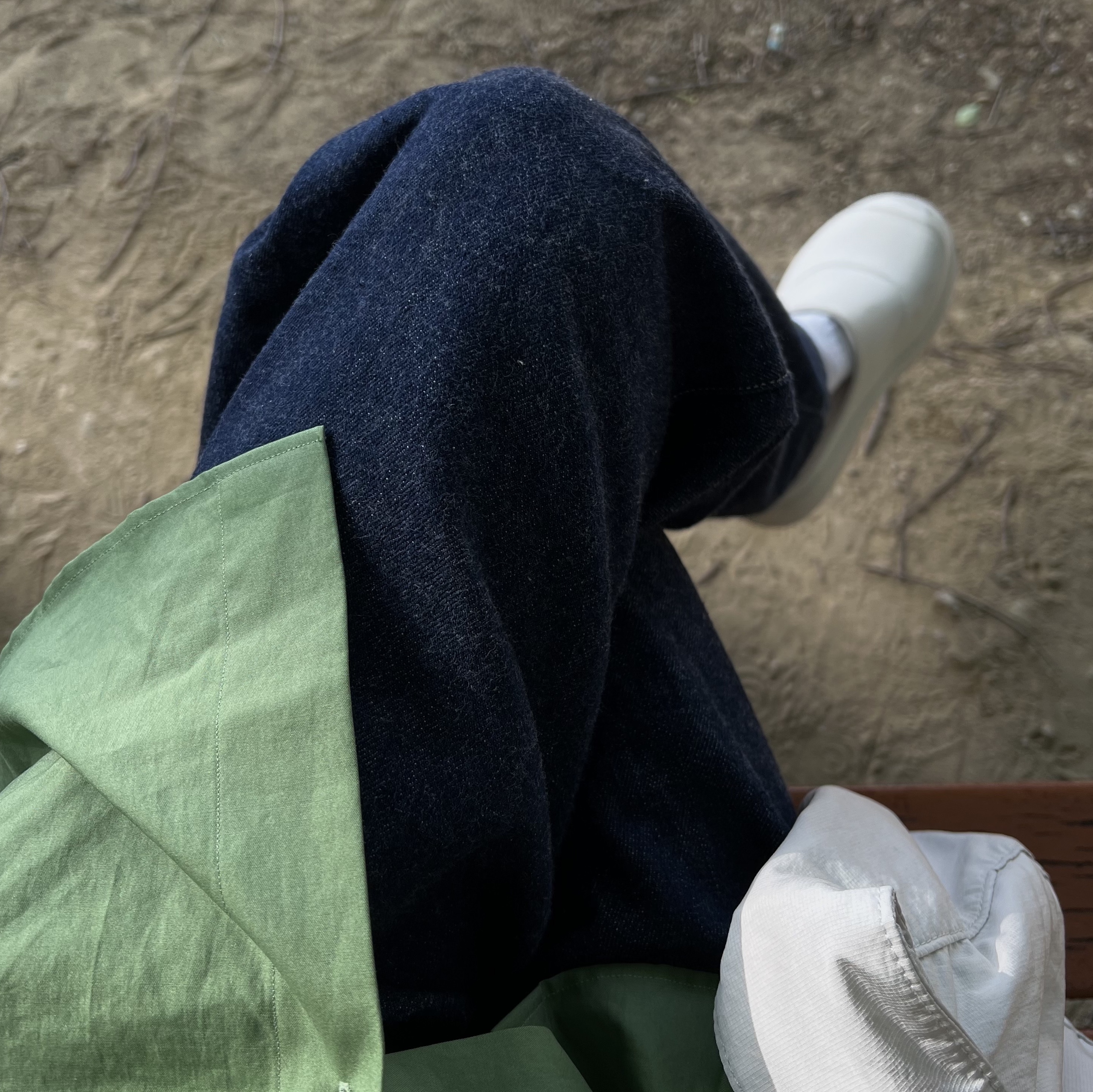 Auralee Selvedge Light Denim Pants Indigo - 23SS, COS Nylon Crossbody Saddle Bag Light Grey Stone 착용 스타일