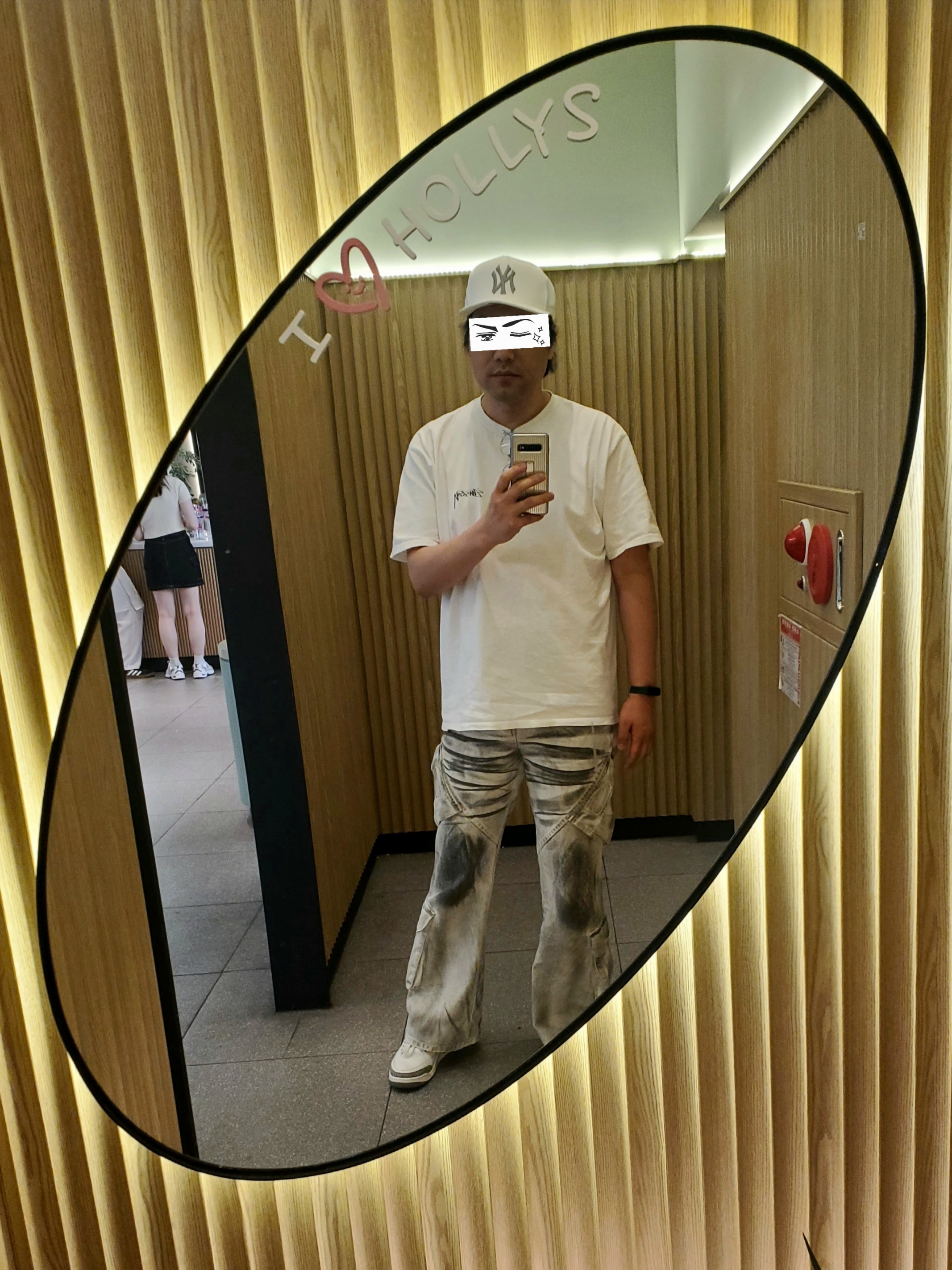 Jordan 3 Retro White Cement Reimagined, Stussy Modern Age T-Shirt White 착용 스타일