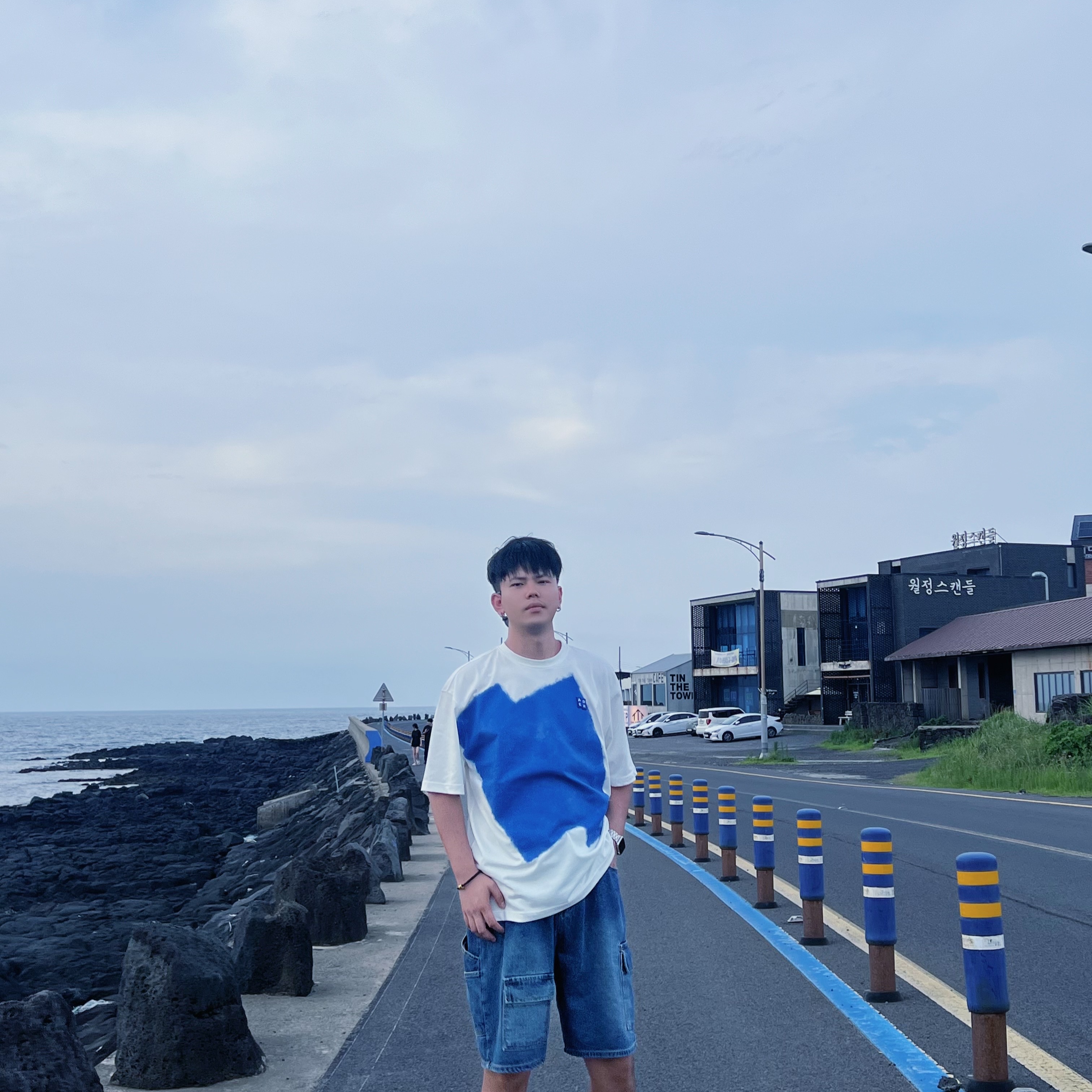 Ader Error Sig; TRS Tag T-Shirt 03 Off White 착용 스타일 - 3