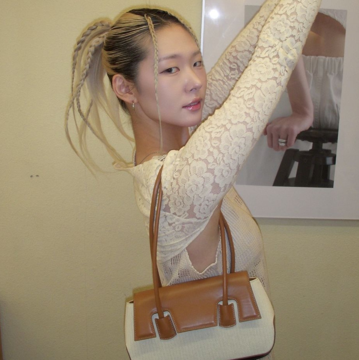 APOA GLove Bag Canvas Black, APOA GLove Bag Canvas Brown 착용 스타일