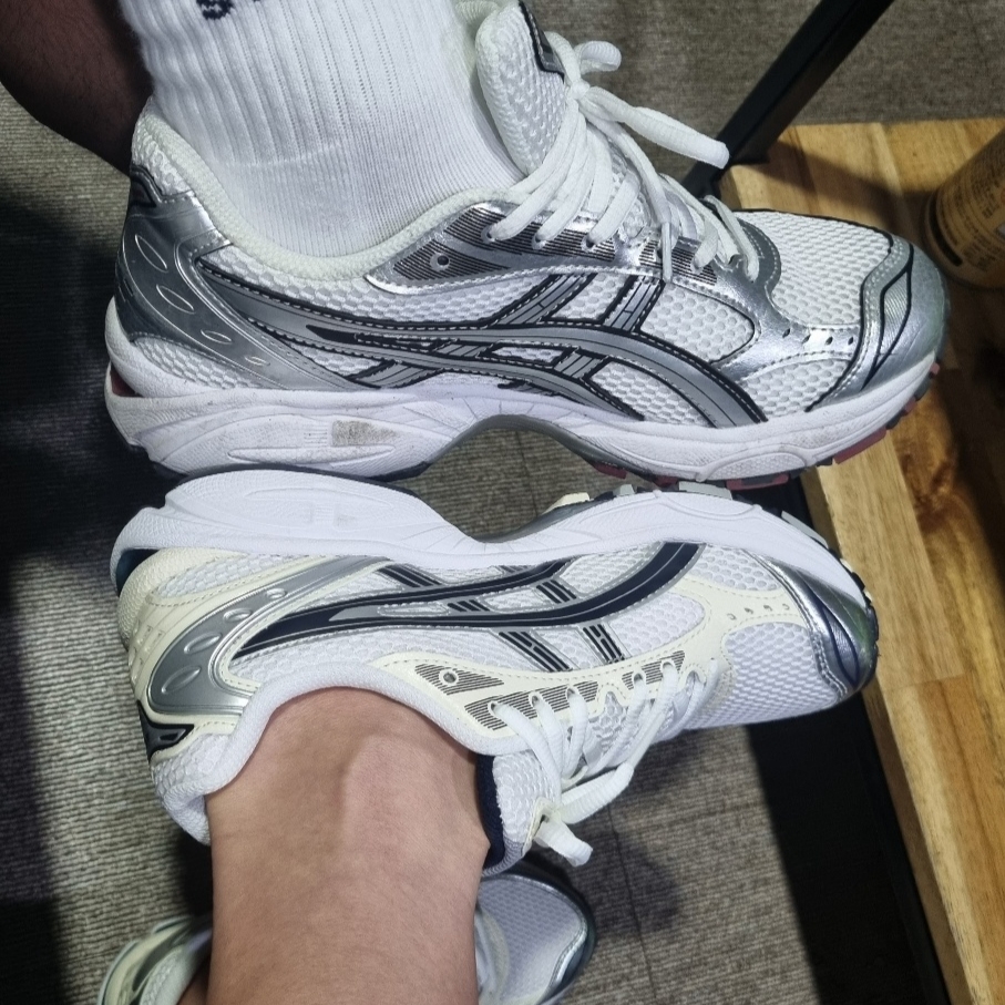 (W) Asics Gel-Kayano 14 White Midnight 착용 스타일 - 2