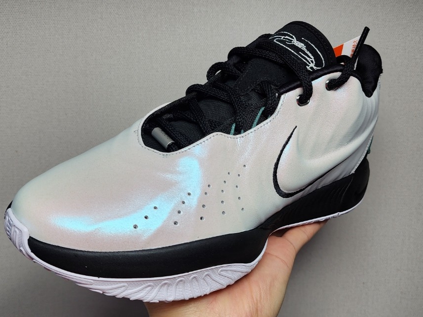 Nike Lebron 21 EP Conchiolin White Bicoastal 착용 스타일