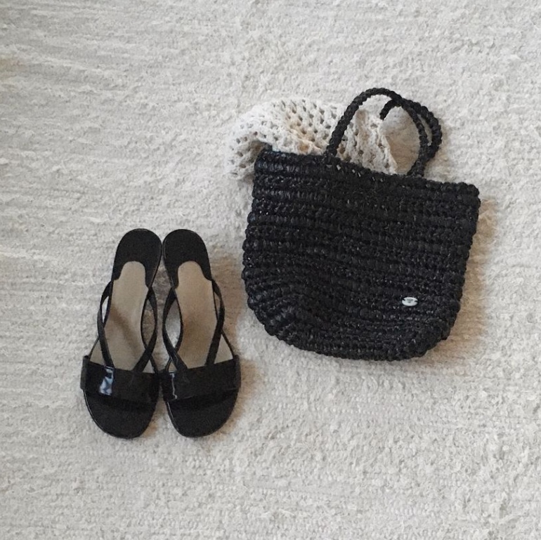APOA Ficelle Mule Black, APOA Ficelle Mule Off White 착용 스타일