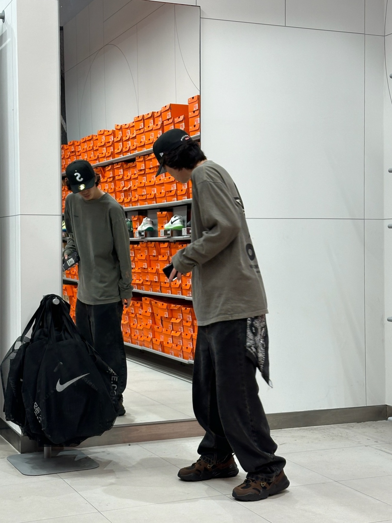 Nike Tech Hera Cacao Wow Bronzine 착용 스타일 - 1