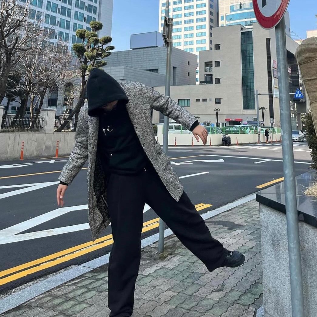 Nike Air Force 1 '07 Low Triple Black, Thug Club Armor Hoodie Black 착용 스타일