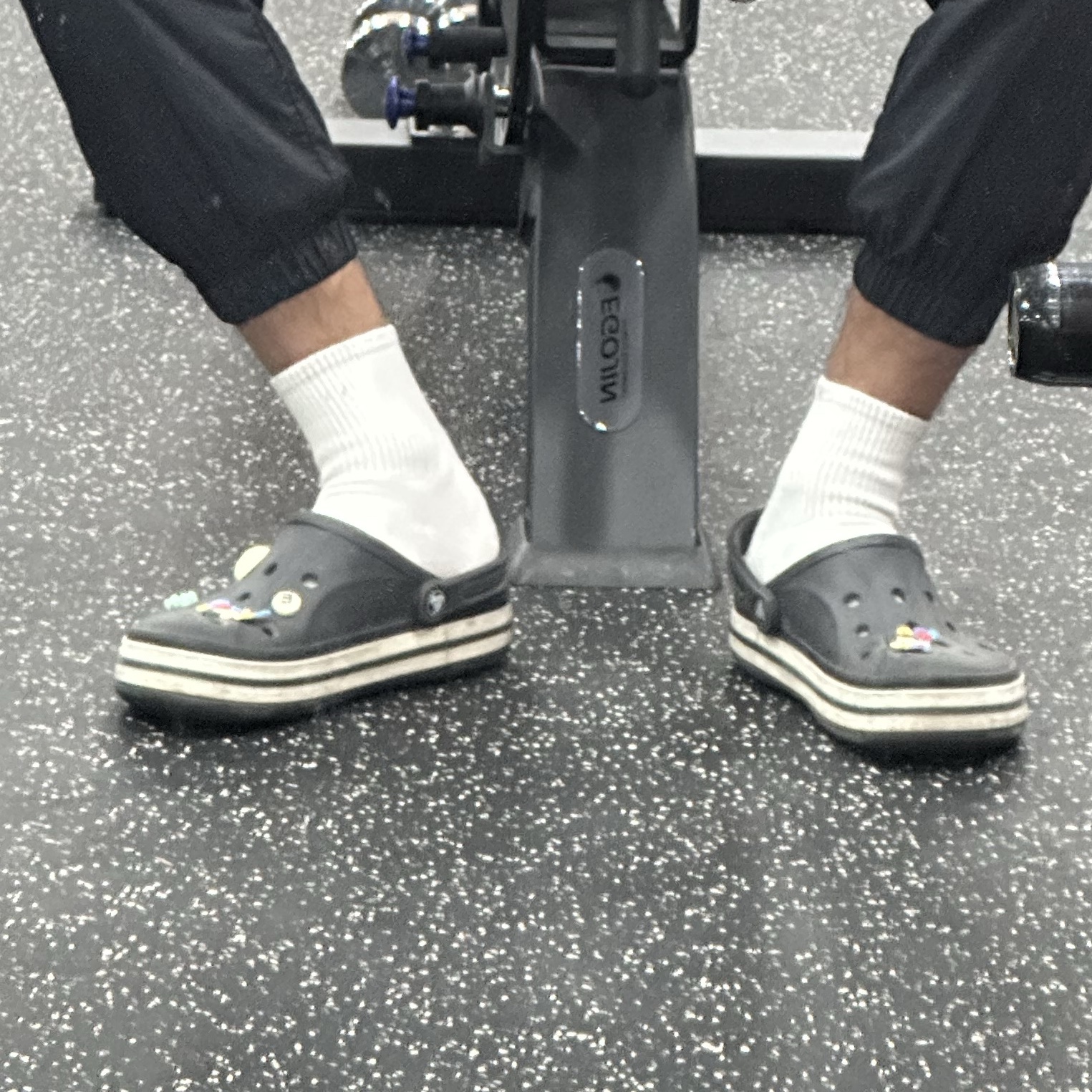 Crocs Bayaband Clog Black White 착용 스타일
