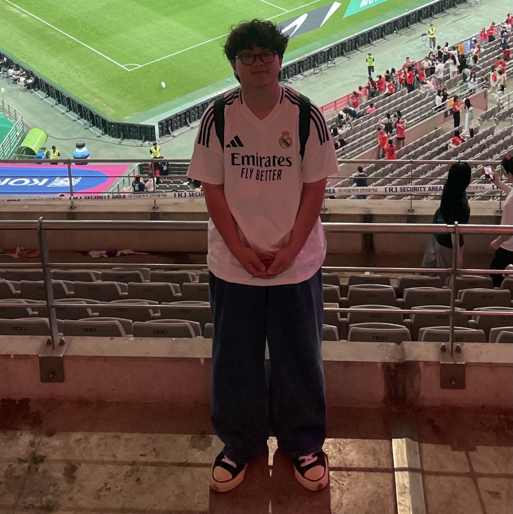 Maison Mihara Yasuhiro Peterson VL OG Sole Canvas Low-top Sneakers Black, Adidas Real Madrid 2024/25 Home Jersey White - KR Sizing (Non Marking Ver.) 착용 스타일 - 2