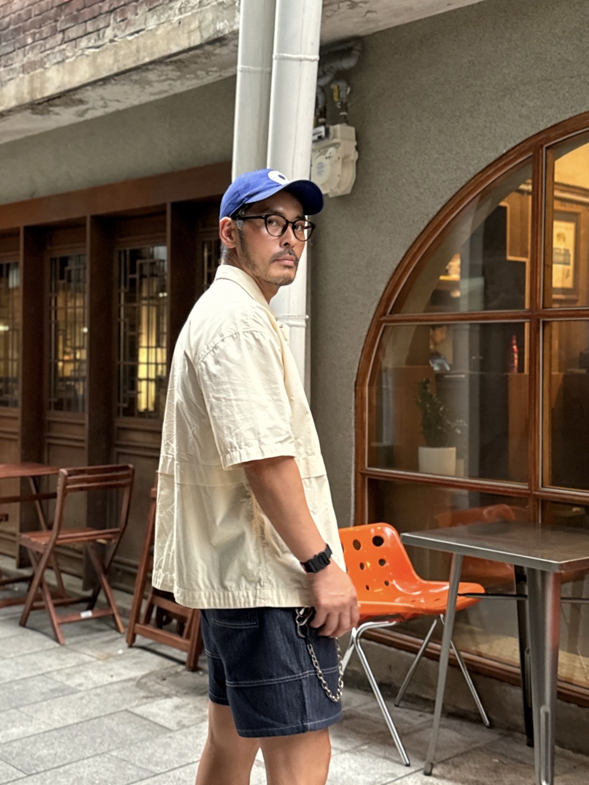 Curated Parade Uncircle Cap Blue, Hoka Bondi 8 Black - Wide 착용 스타일 - 2