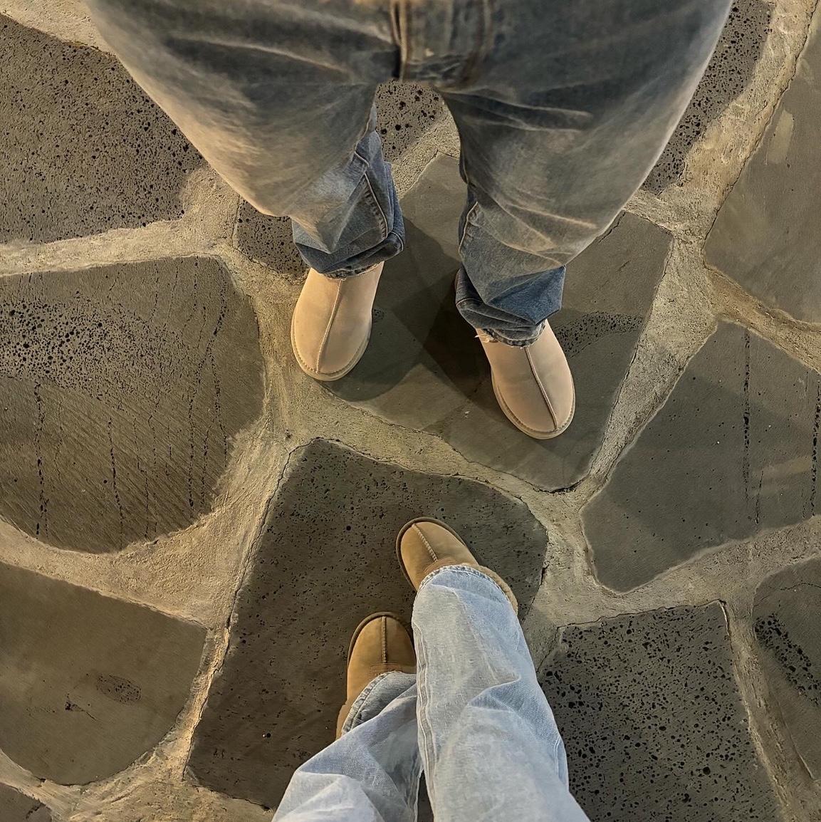 Maison Margiela Distressed Jeans Light Indigo 착용 스타일