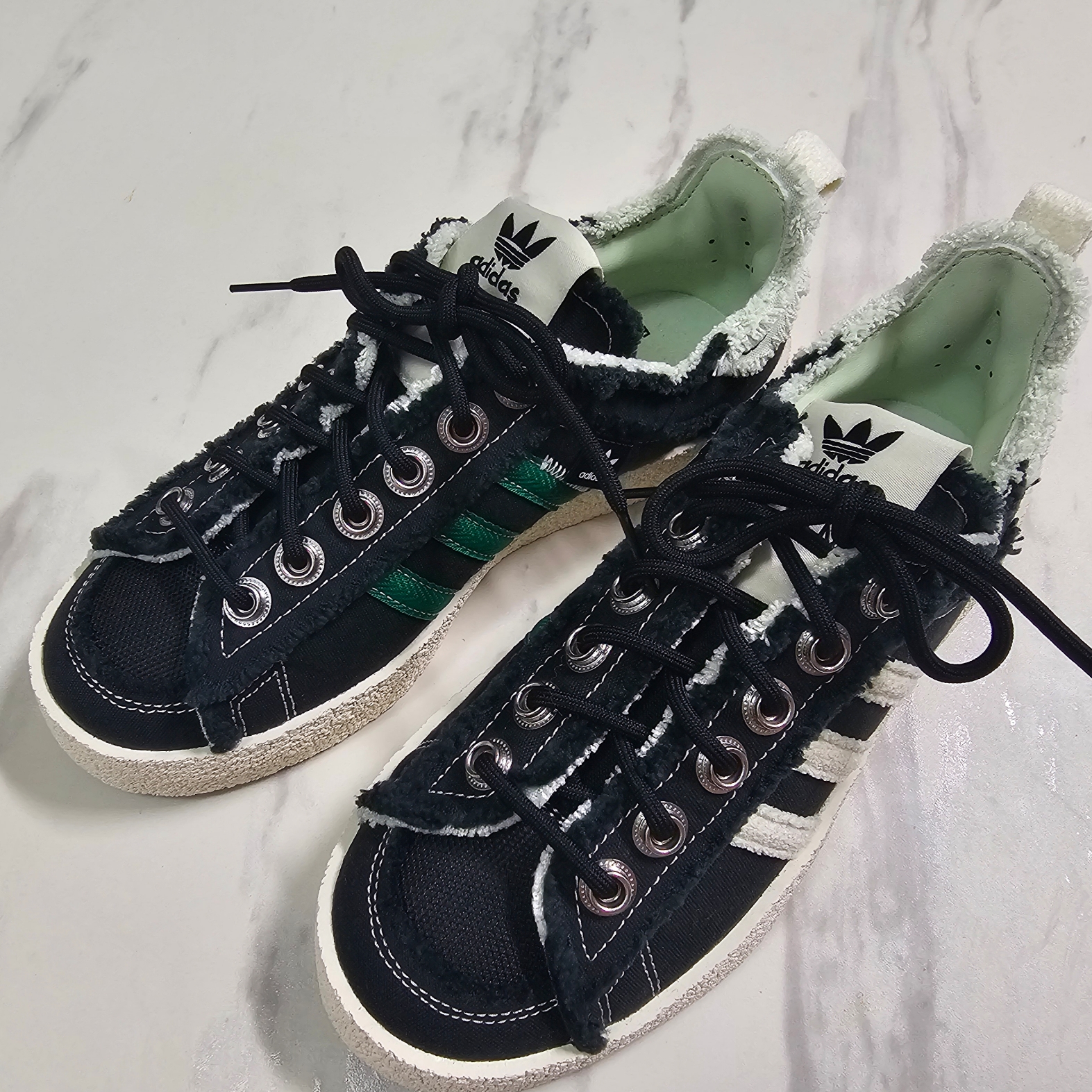 Adidas x Song for the Mute Campus 80s Core Black Cream White 착용 스타일