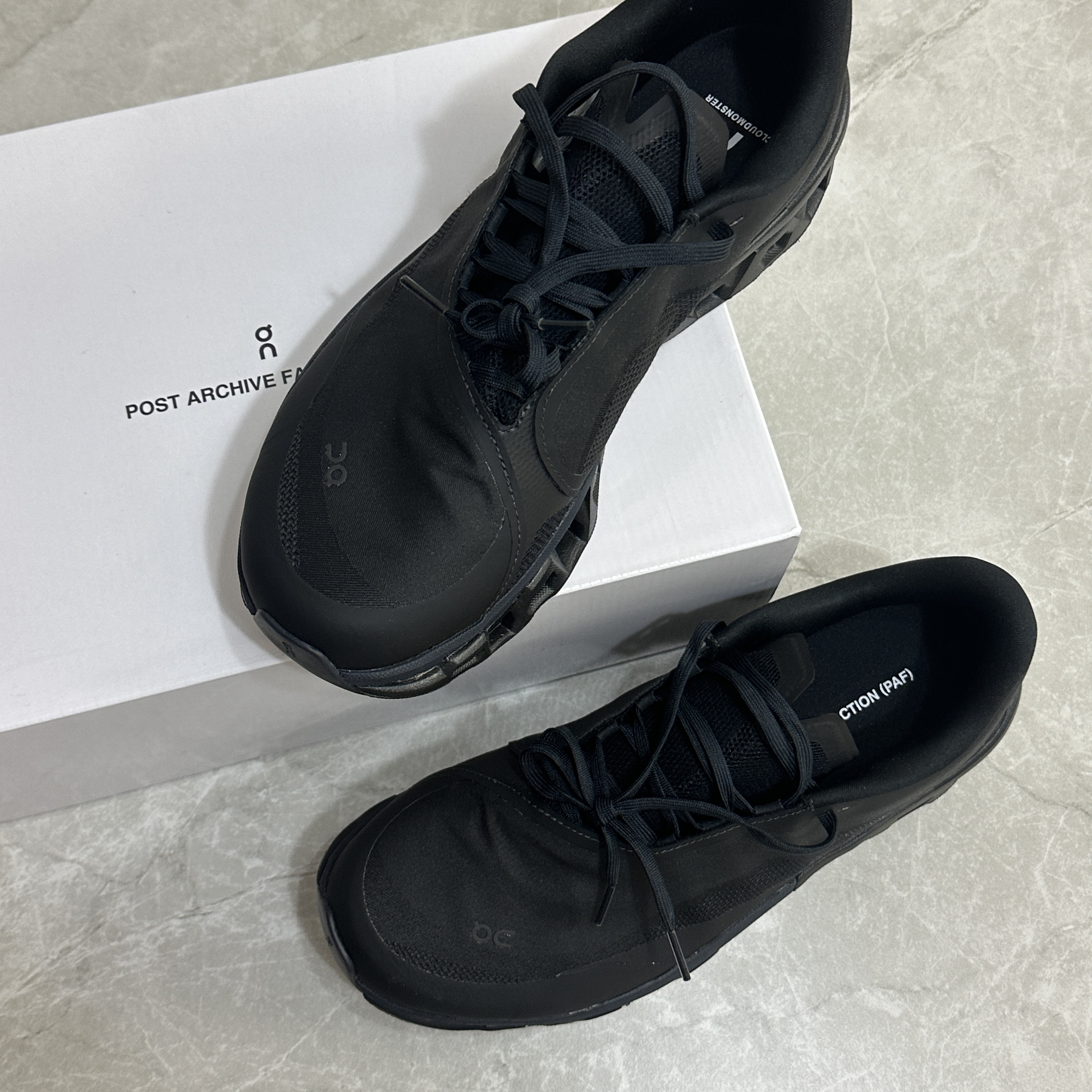 On Running x Post Archive Faction (Paf) Cloudmonster 2 Black Magnet 착용 스타일