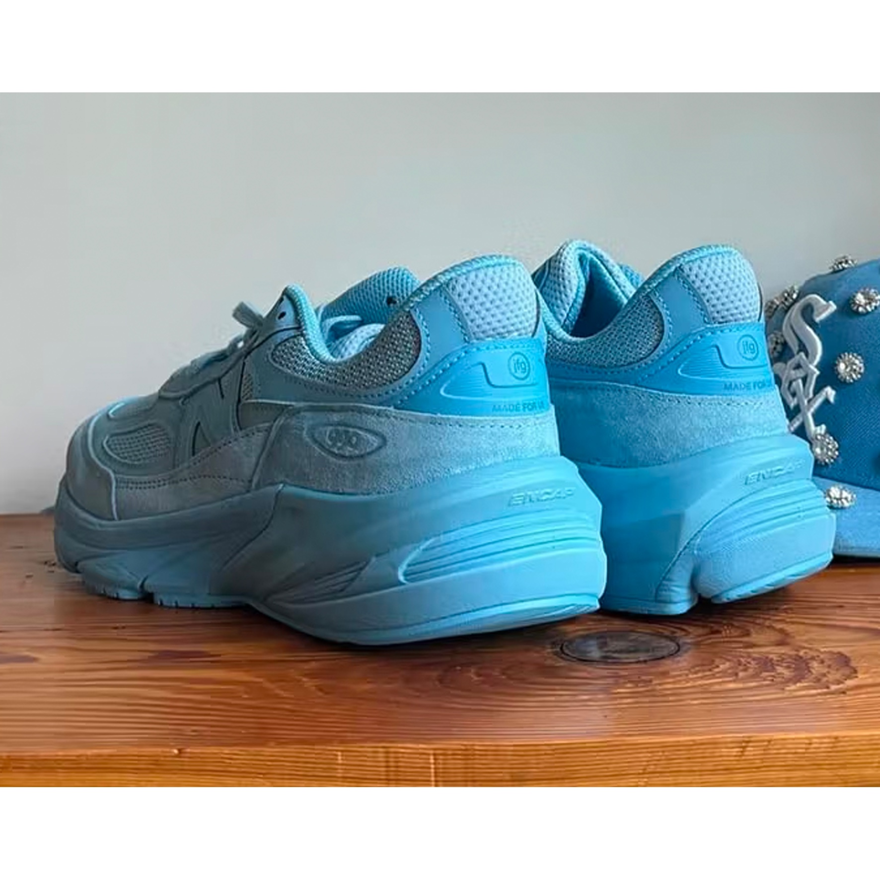 New Balance x Joe Freshgoods 990v4 Made in USA 1998 Keisha Blue, New Balance x Joe Freshgoods 993 Made in USA Arctic Blue 착용 스타일 - 2