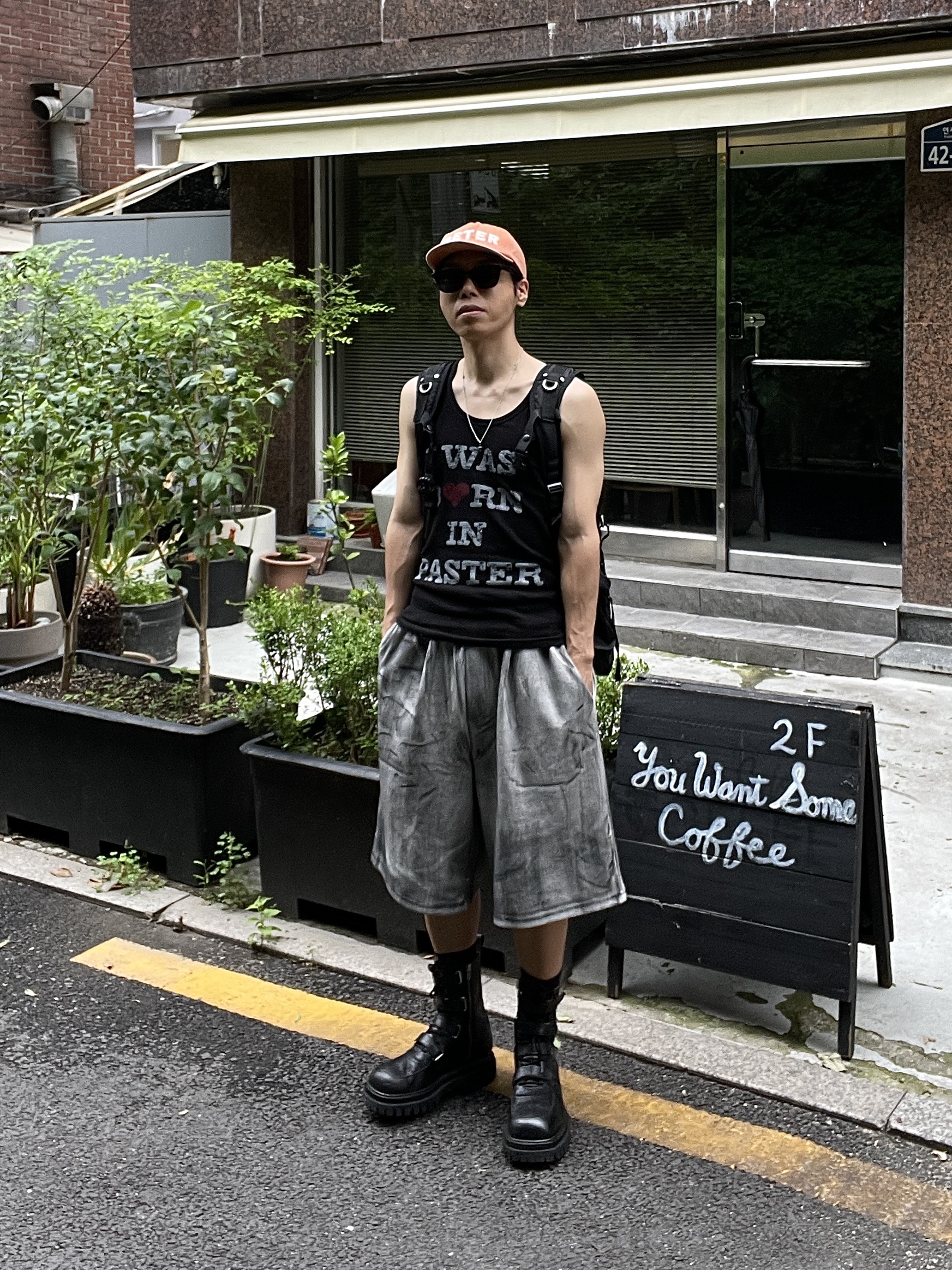 Gentle Monster x Maison Margiela MM007 Black Black 착용 스타일 - 1