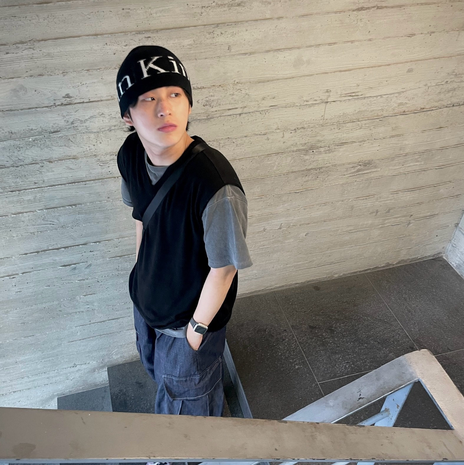 Matin Kim Logo Jacquard Short Beanie Black, New Balance CRV Mule v3 Violet 착용 스타일 - 1