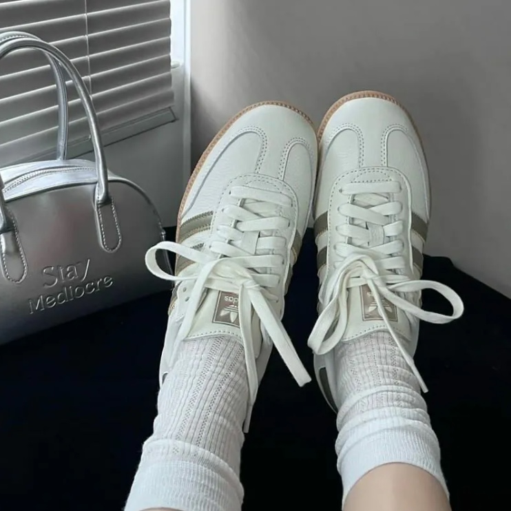 (W) Adidas Samba OG Off White Cyber Metallic, Adidas x Wales Bonner Samba Wonder Clay Royal Blue 착용 스타일 - 3