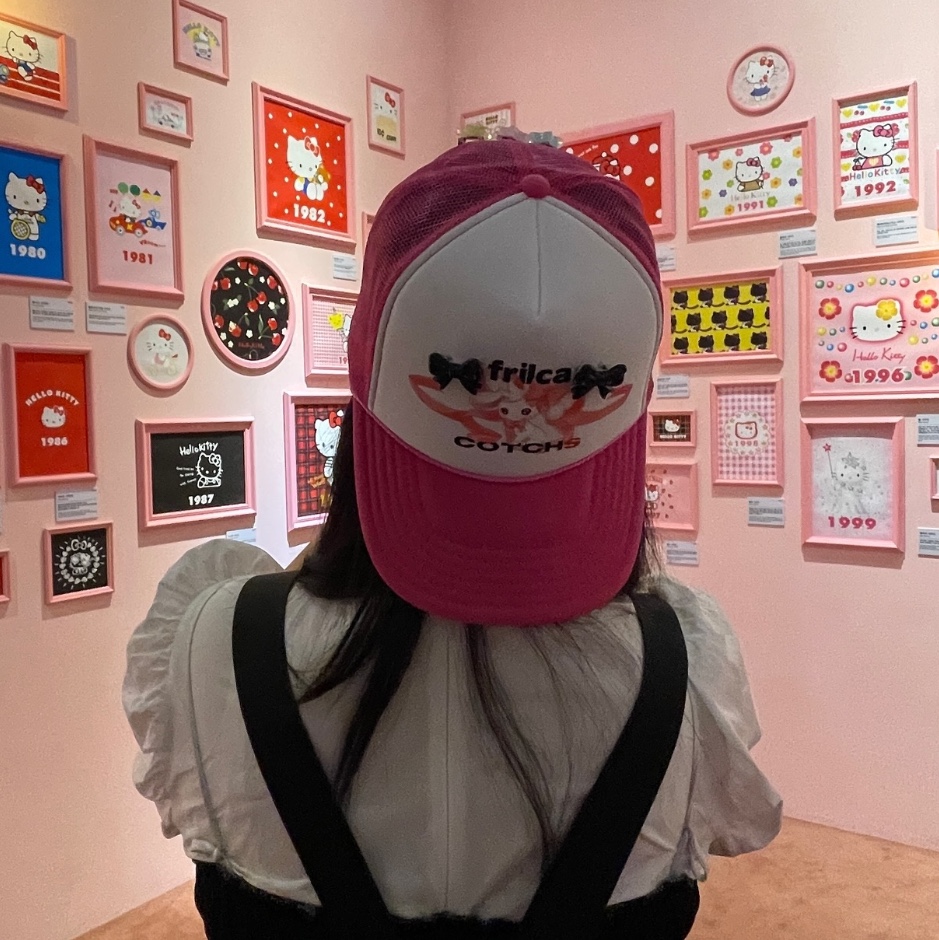 Cotchs X Frilca  Frico Trucker Cap Black, Cotchs X Frilca  Frico Trucker Cap Pink 착용 스타일